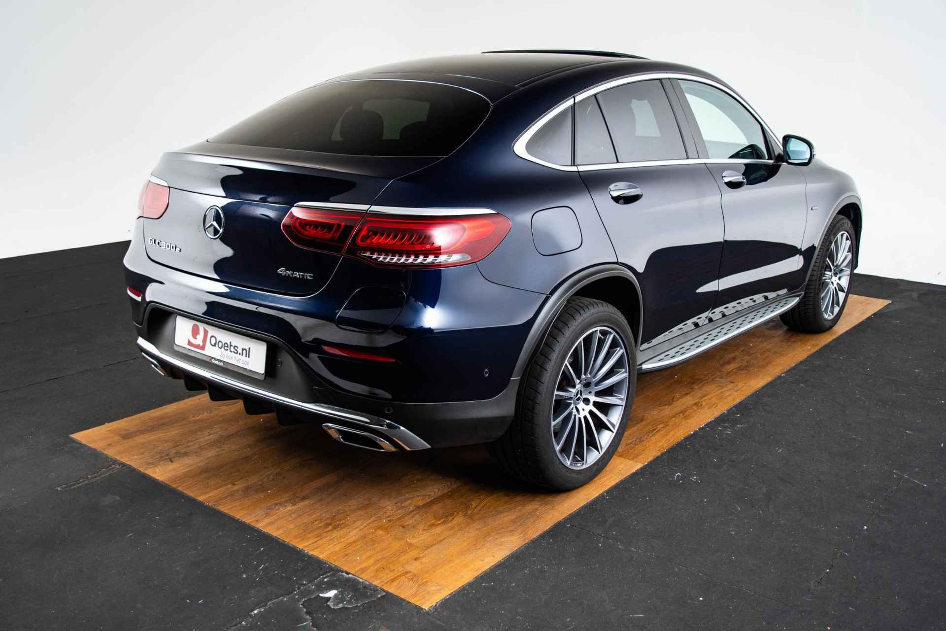 Mercedes-Benz GLC-klasse Coupé 300e 4MATIC Premium AMG - Panoramadak - Burmester - Keyless GO - Parkeerpakket met 360 camera - Head-Up Display - 46/55