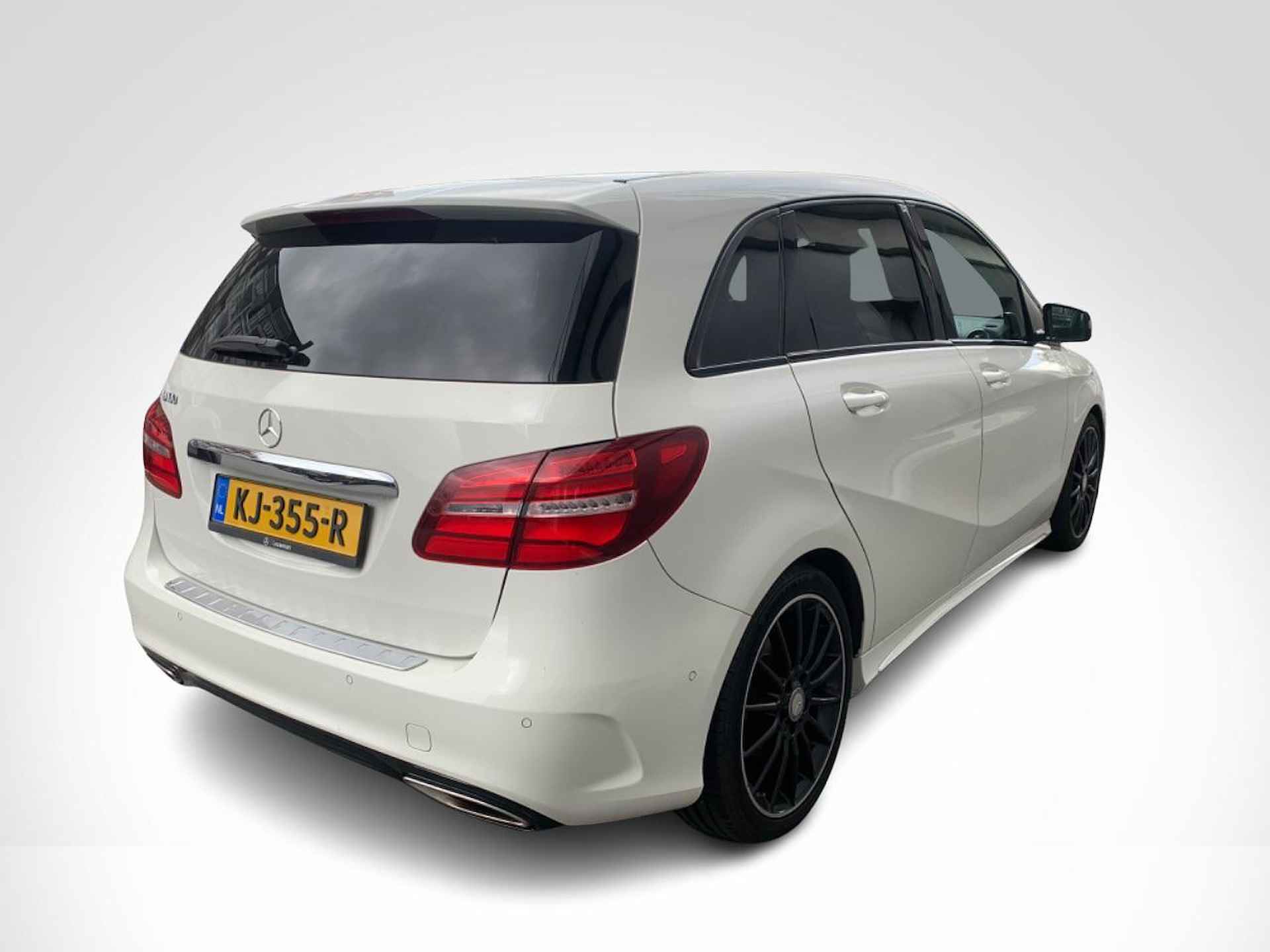 Mercedes-Benz B-klasse B 180 Automaat AMG Line | Nightpakket | Ambition Pakket | LED | Parkpilot | Navigatie | Licht en Zichtpakket | Zitcomfortpakket - 2/4