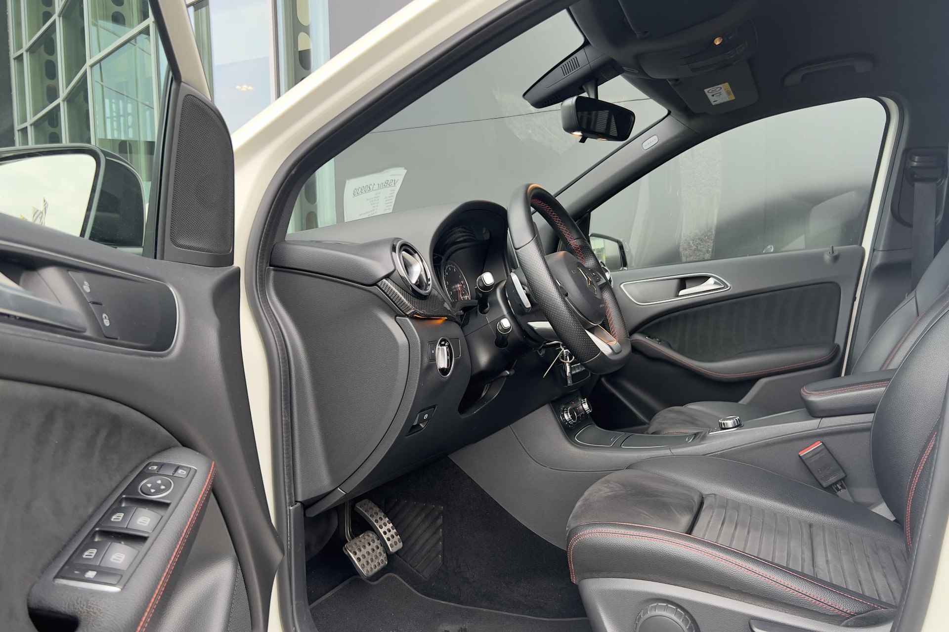 Mercedes-Benz B-klasse B 180 Automaat AMG Line | Nightpakket | Ambition Pakket | LED | Parkpilot | Navigatie | Licht en Zichtpakket | Zitcomfortpakket - 3/22