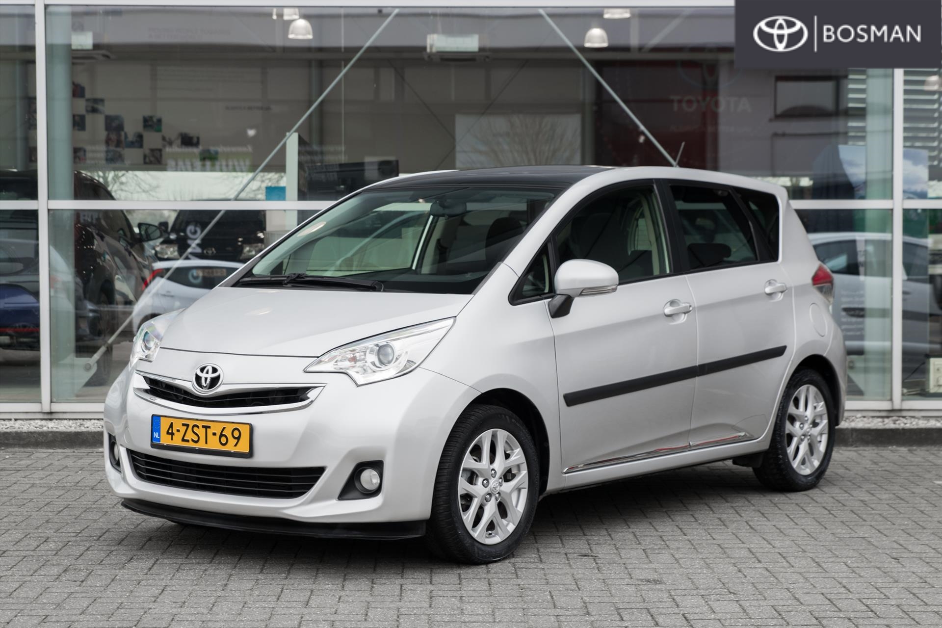 TOYOTA Verso-S 1.3 VVT-i 99pk Trend