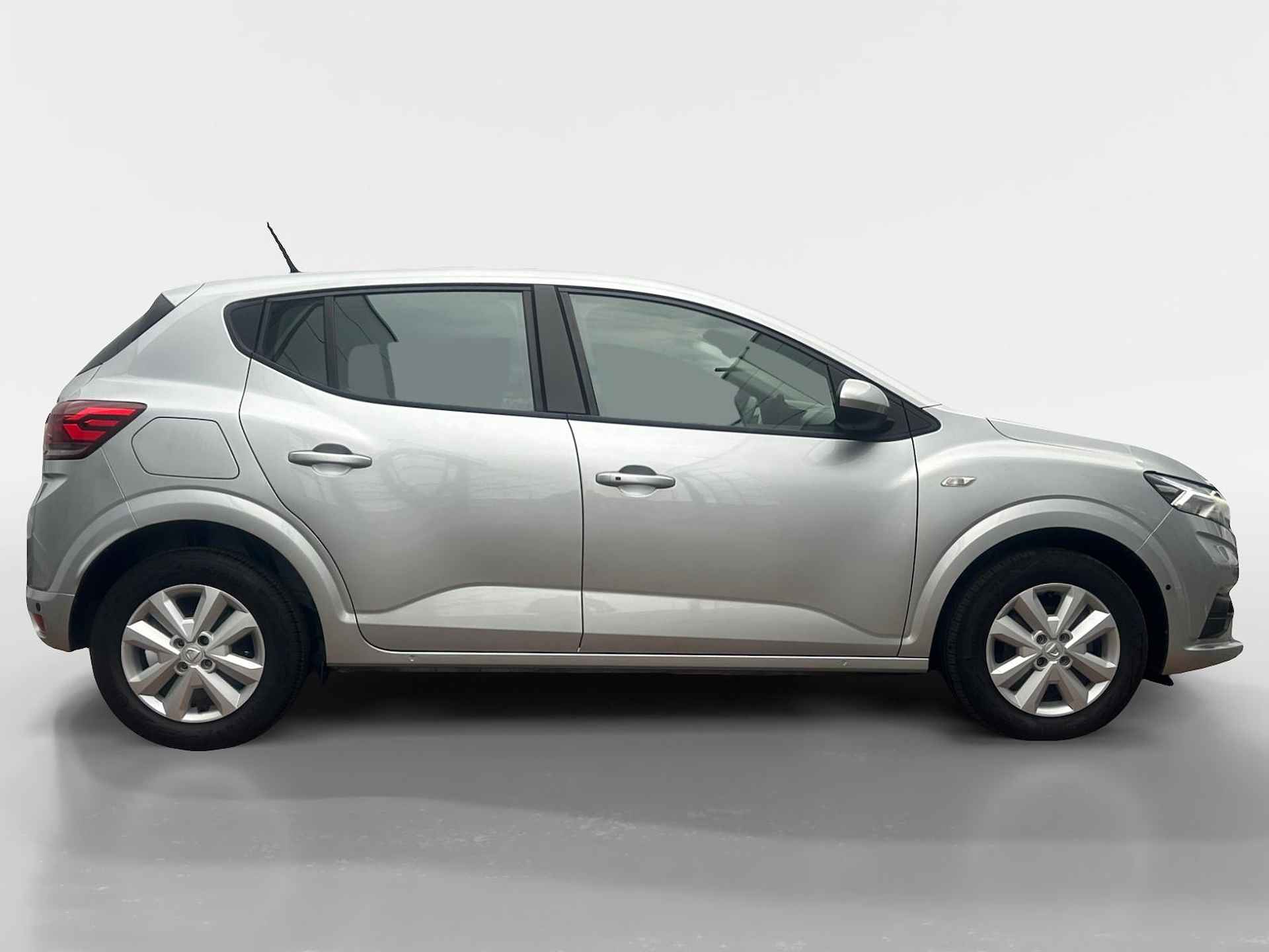 Dacia Sandero 1.0 - 90PK TCe Comfort | 1e eigenaar | Camera | Parkeersensoren | Airco | Armsteun | Full LED | Apple CarPlay/Android Auto | Cruise Control | - 6/25