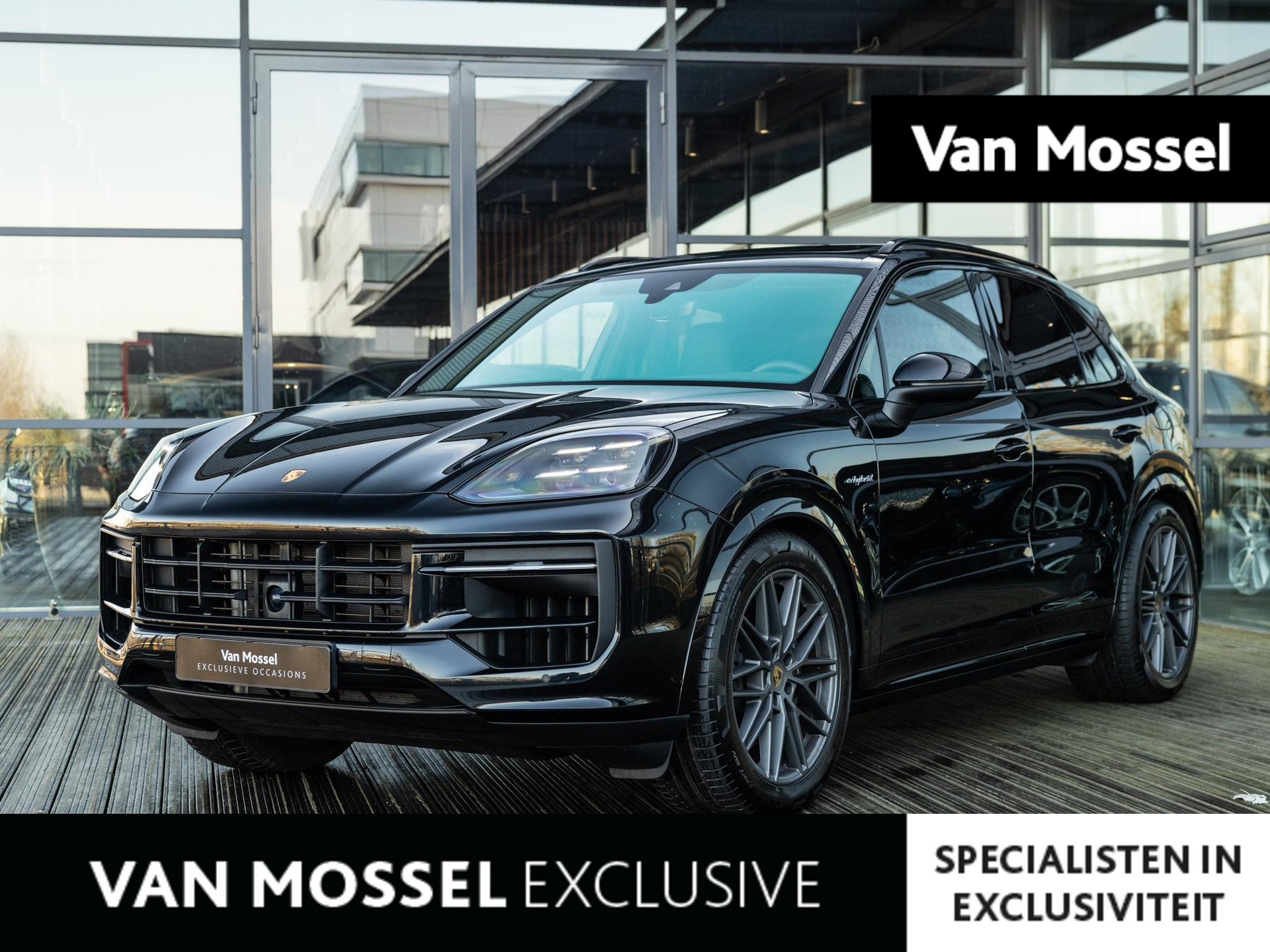 Porsche Cayenne 3.0 E-Hybrid | SPORTDESIGN | SPORTCHRONO | SPORTEINDPIJPEN | BOSE | ADAPTIVE CRUISE CONTROL | MATRIX LED | PANORAMA/SCHUIF-KANTELDAK | 18-WEG STOELEN | PASM LUCHTVERING | SFEERVERLICHTING | ELEKTR.TREKHAAK |