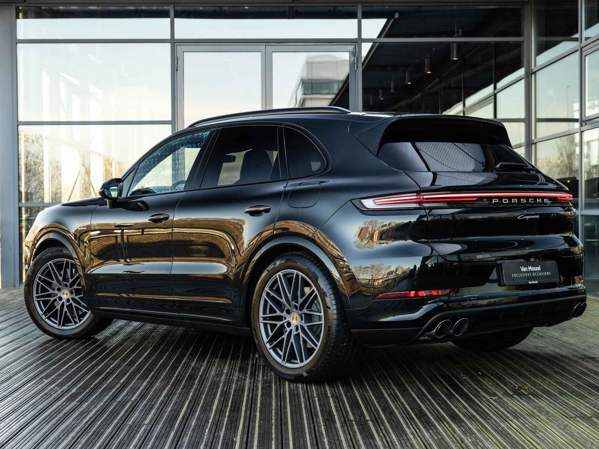 Porsche Cayenne 3.0 E-Hybrid | SPORTDESIGN | SPORTCHRONO | SPORTEINDPIJPEN | BOSE | ADAPTIVE CRUISE CONTROL | MATRIX LED | PANORAMA/SCHUIF-KANTELDAK | 18-WEG STOELEN | PASM LUCHTVERING | SFEERVERLICHTING | ELEKTR.TREKHAAK | - 5/50