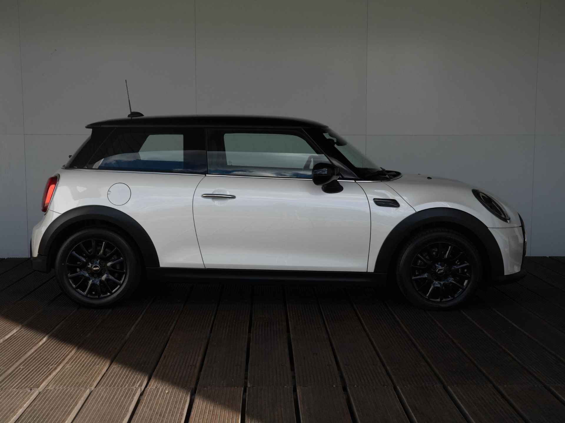 MINI 3-deurs Cooper Aut. Classic + Premium - 4/30