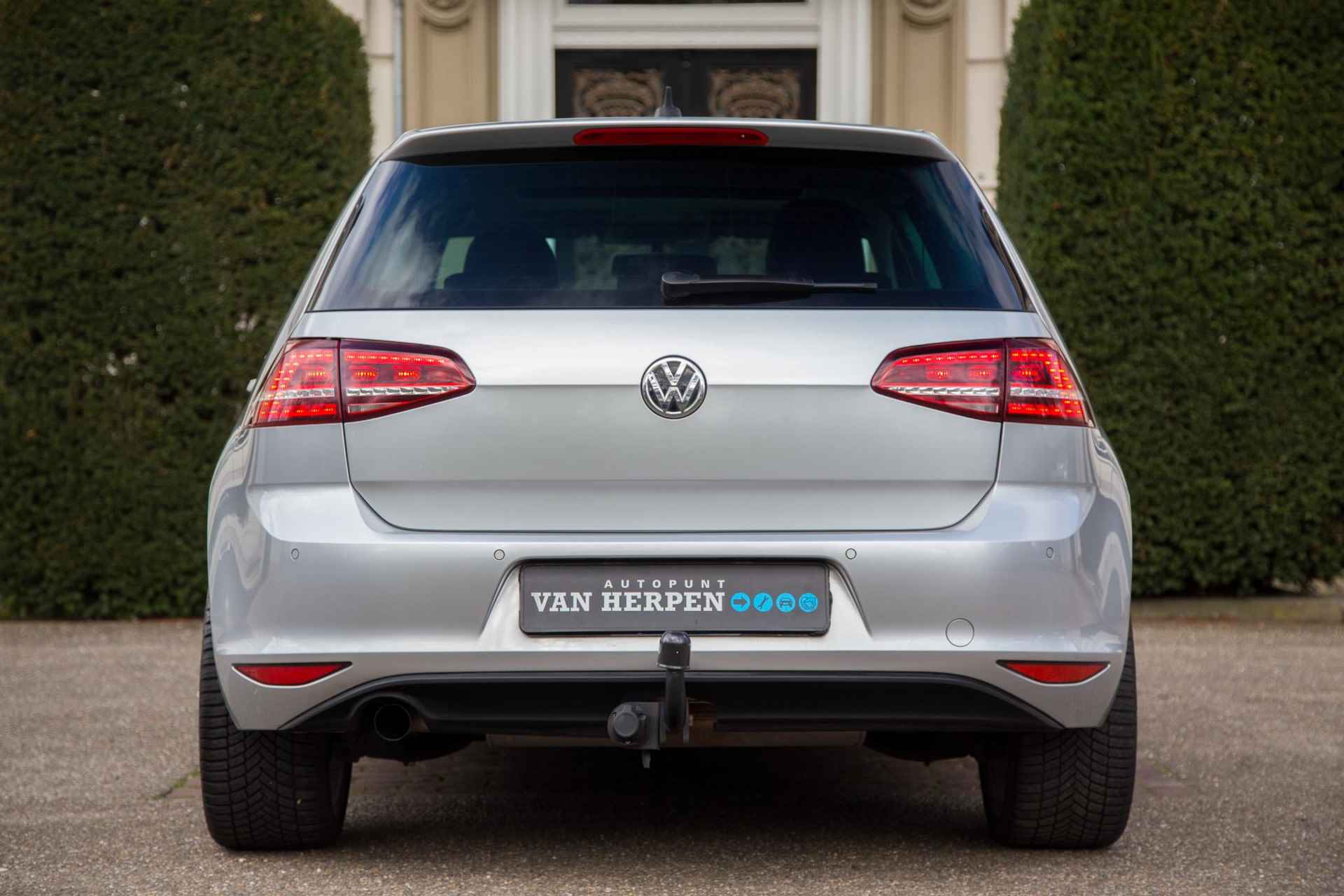 Volkswagen Golf 1.2 TSI AllStar Trekhaak | Pano | Xenon | 19 inch - 4/43