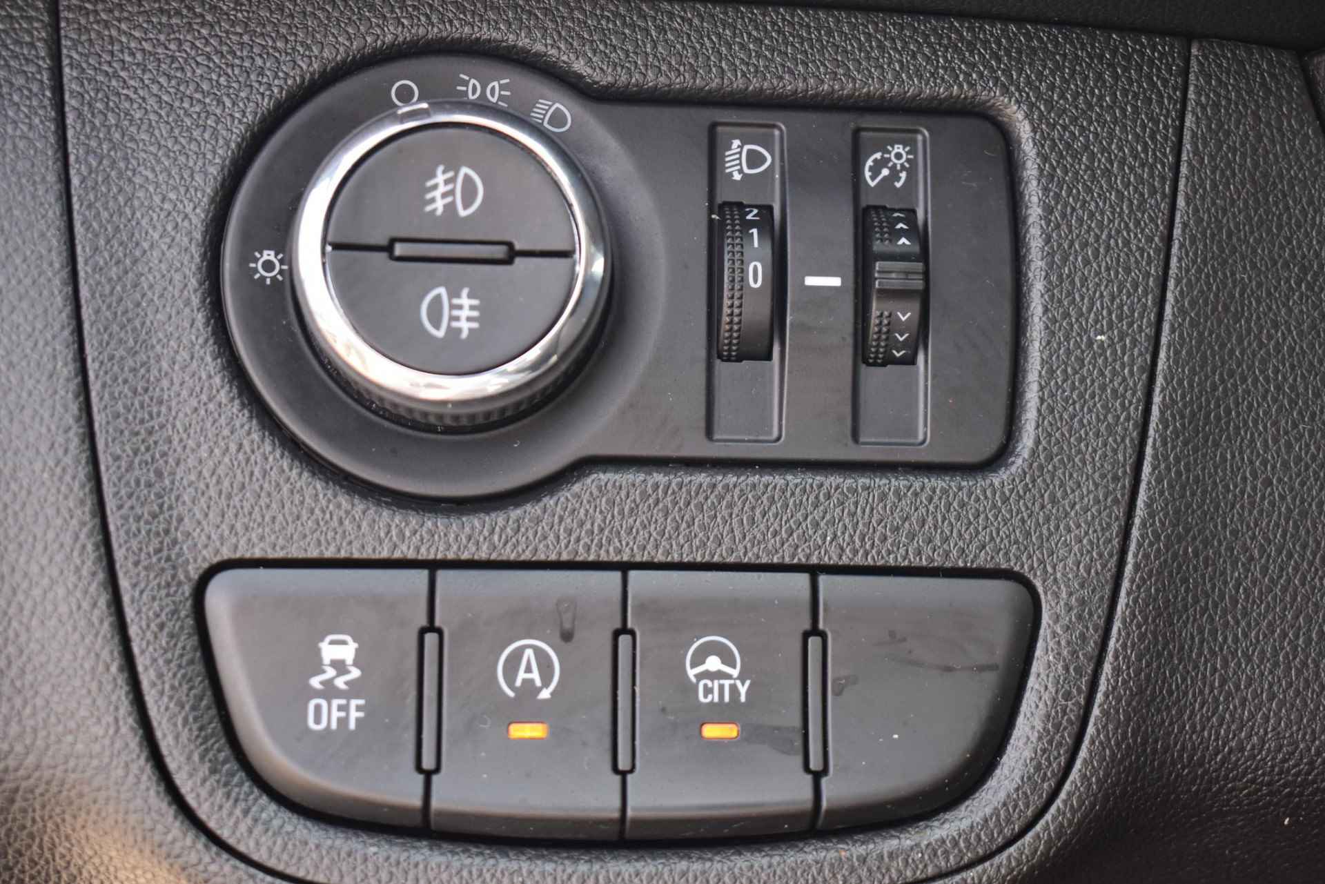 Opel KARL 1.0 Rocks Online Edition Navigatie  Airco Cruise Controle LM Velgen All-Season Banden - 13/27