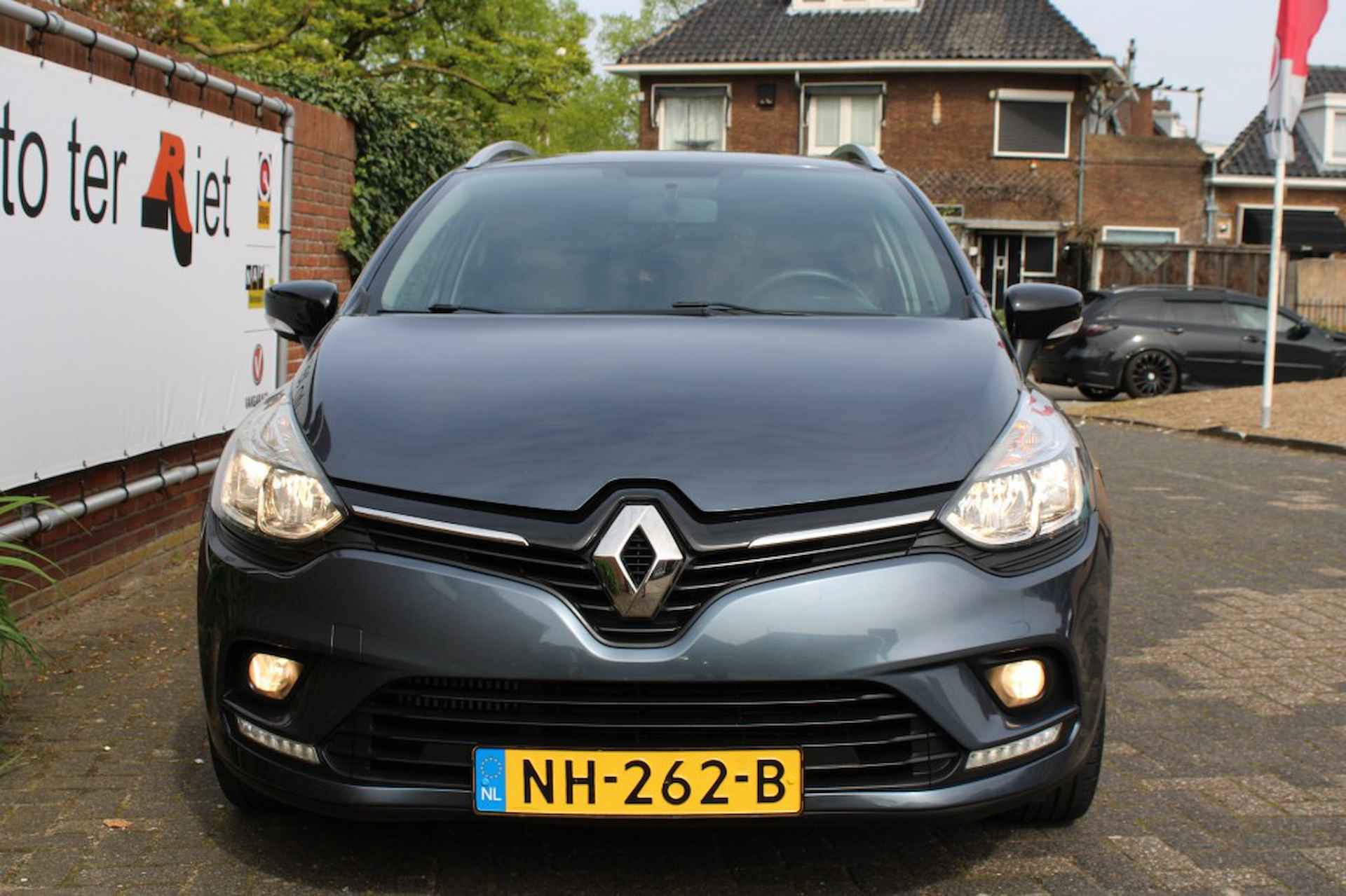 RENAULT Clio TCe 90 pk Estate Limited - 2/37