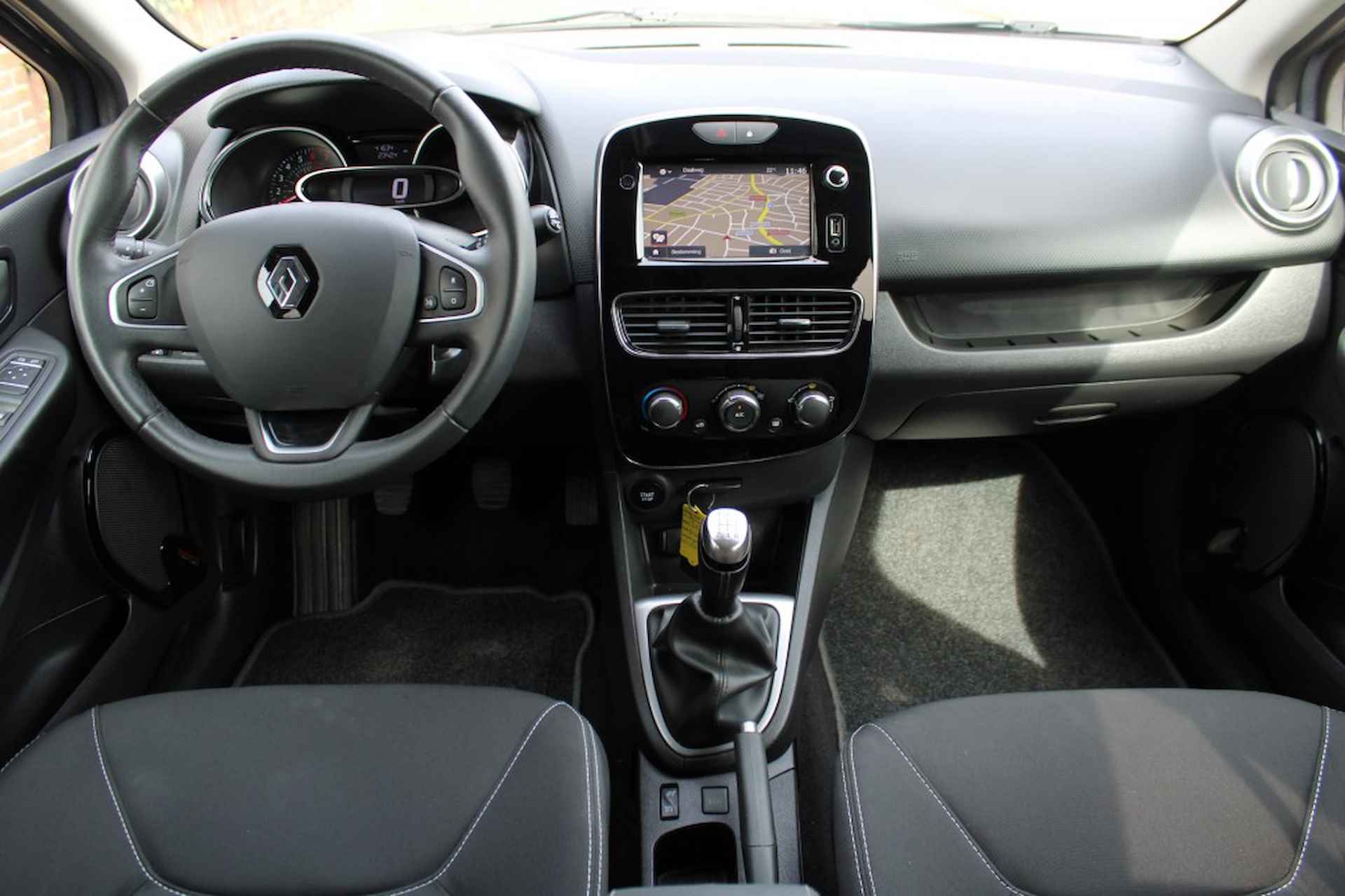 RENAULT Clio TCe 90 pk Estate Limited - 5/37