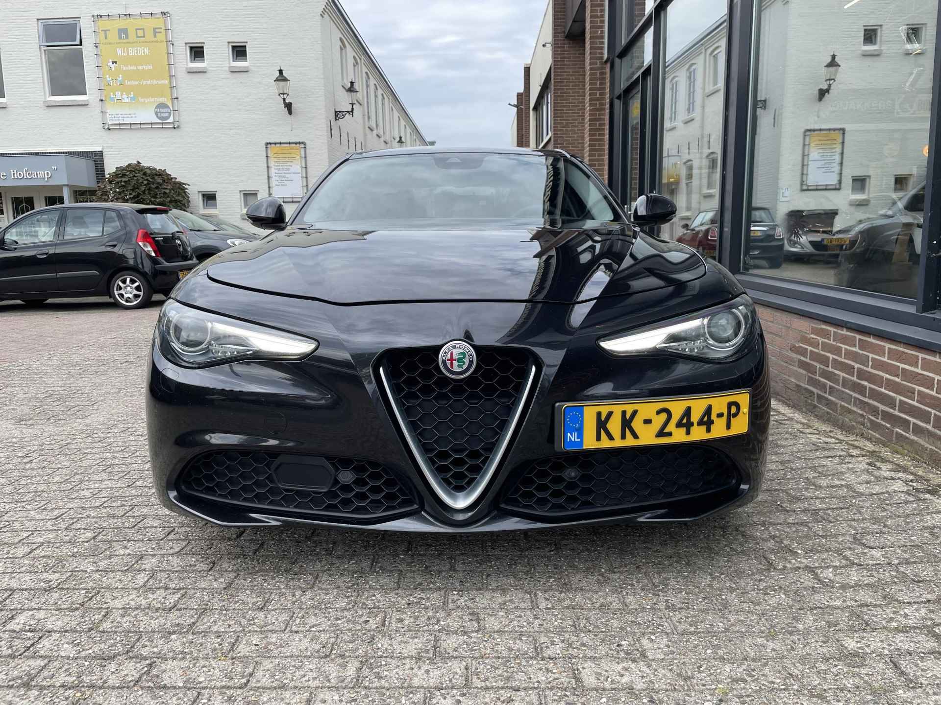 Alfa Romeo Giulia 2.2 Super Xenon + 19inch + Top onderhouden - 2/16