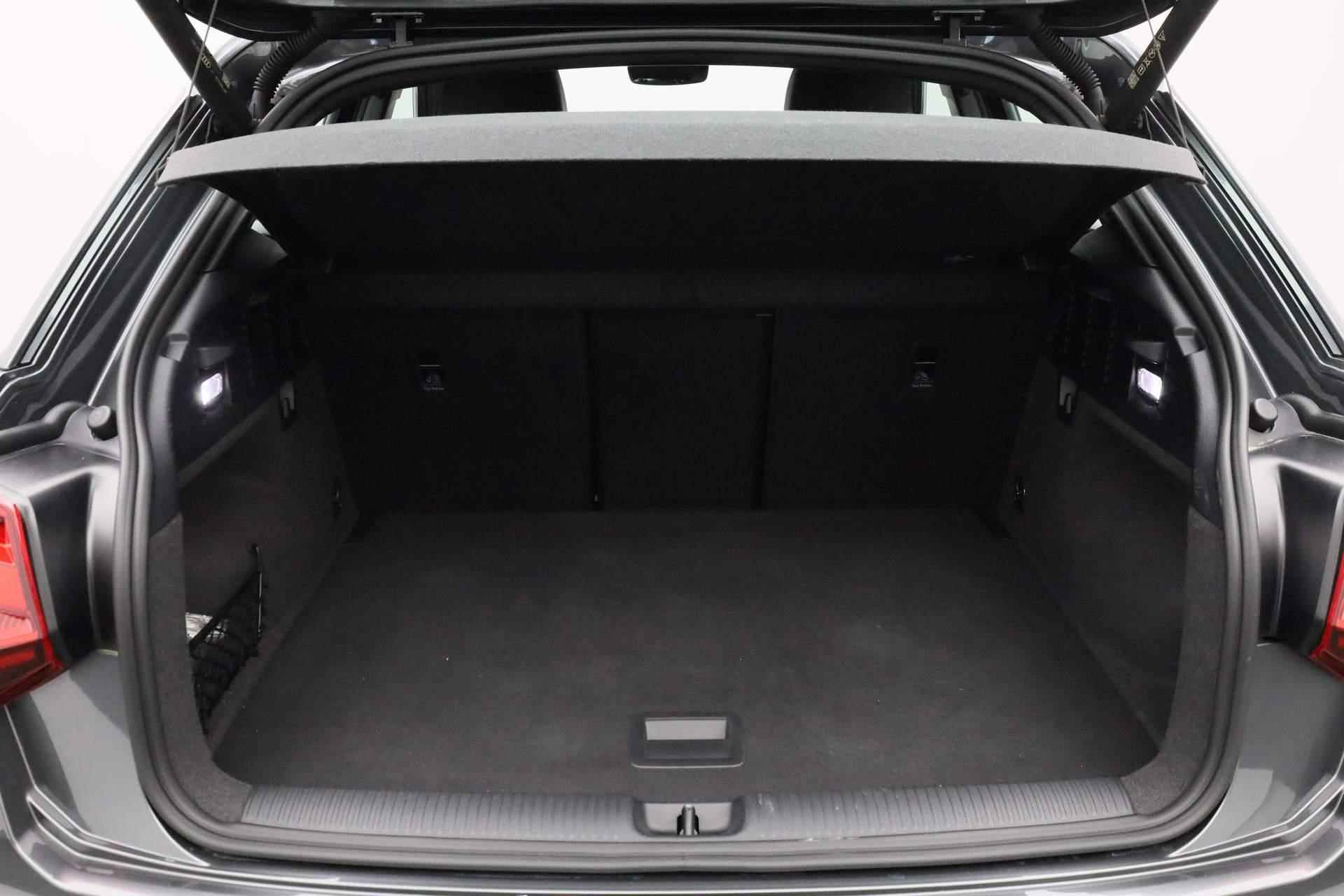 Audi Q2 35 TFSI 150PK S-tronic S Edition | Trekhaak | Matrix LED | Keyless | 19 inch | Leer/alcantara | Navi | ACC - 40/40