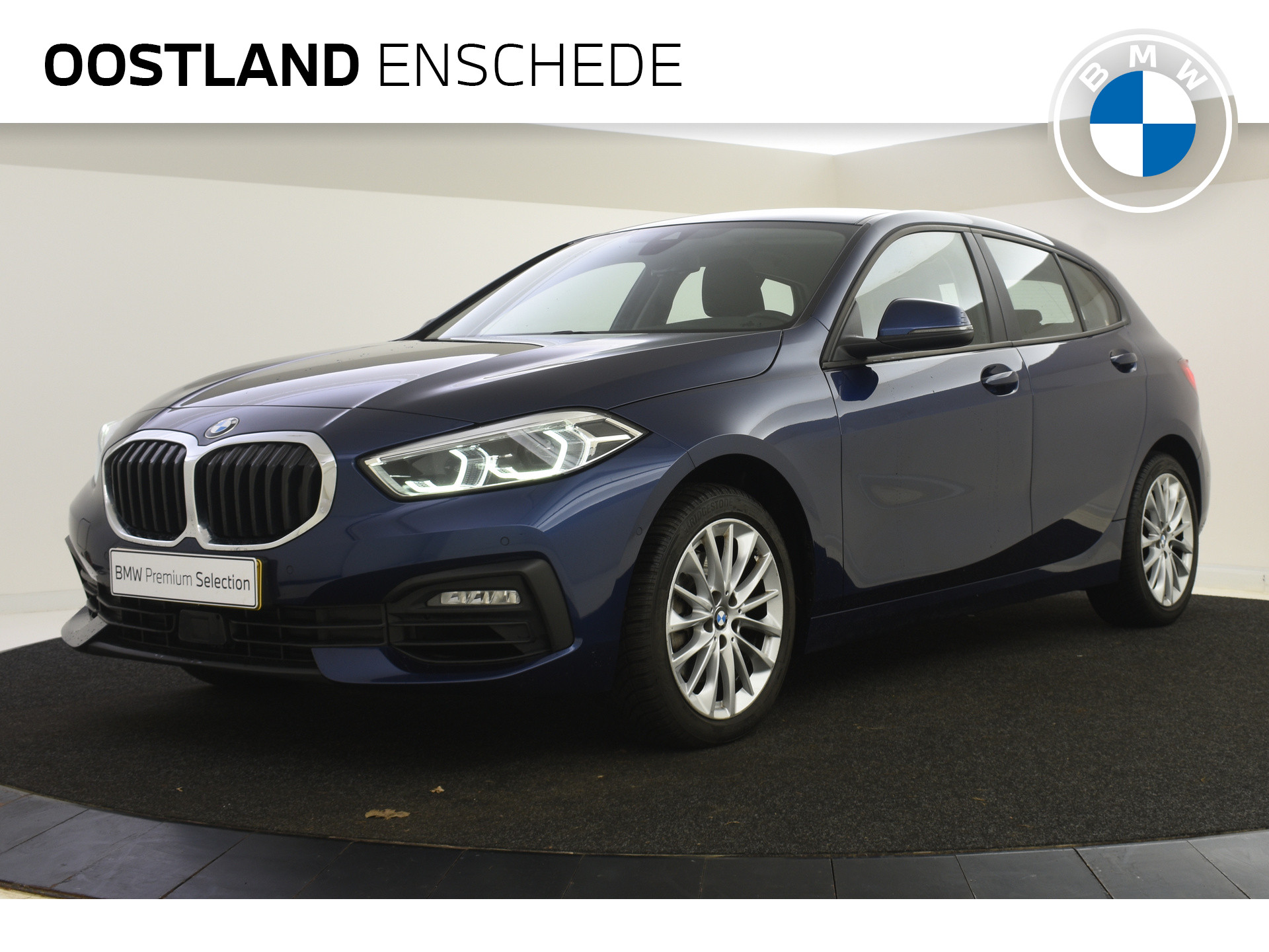 BMW 1-serie 118i High Executive Automaat / Active Cruise Control / LED / Parking Assistant / Stoelverwarming / Live Cockpit Professional bij viaBOVAG.nl