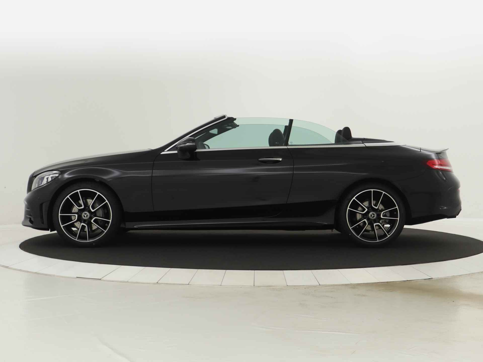 Mercedes-Benz C-Klasse Cabrio 180 AMG Nightpakket | Aircap/Airscarf | Burmester Audio | Dode Hoek Ass | Keyless Go | Alarm | Car Play | Inclusief 24 maanden Mercedes-Benz Certified garantie voor Europa. - 4/38