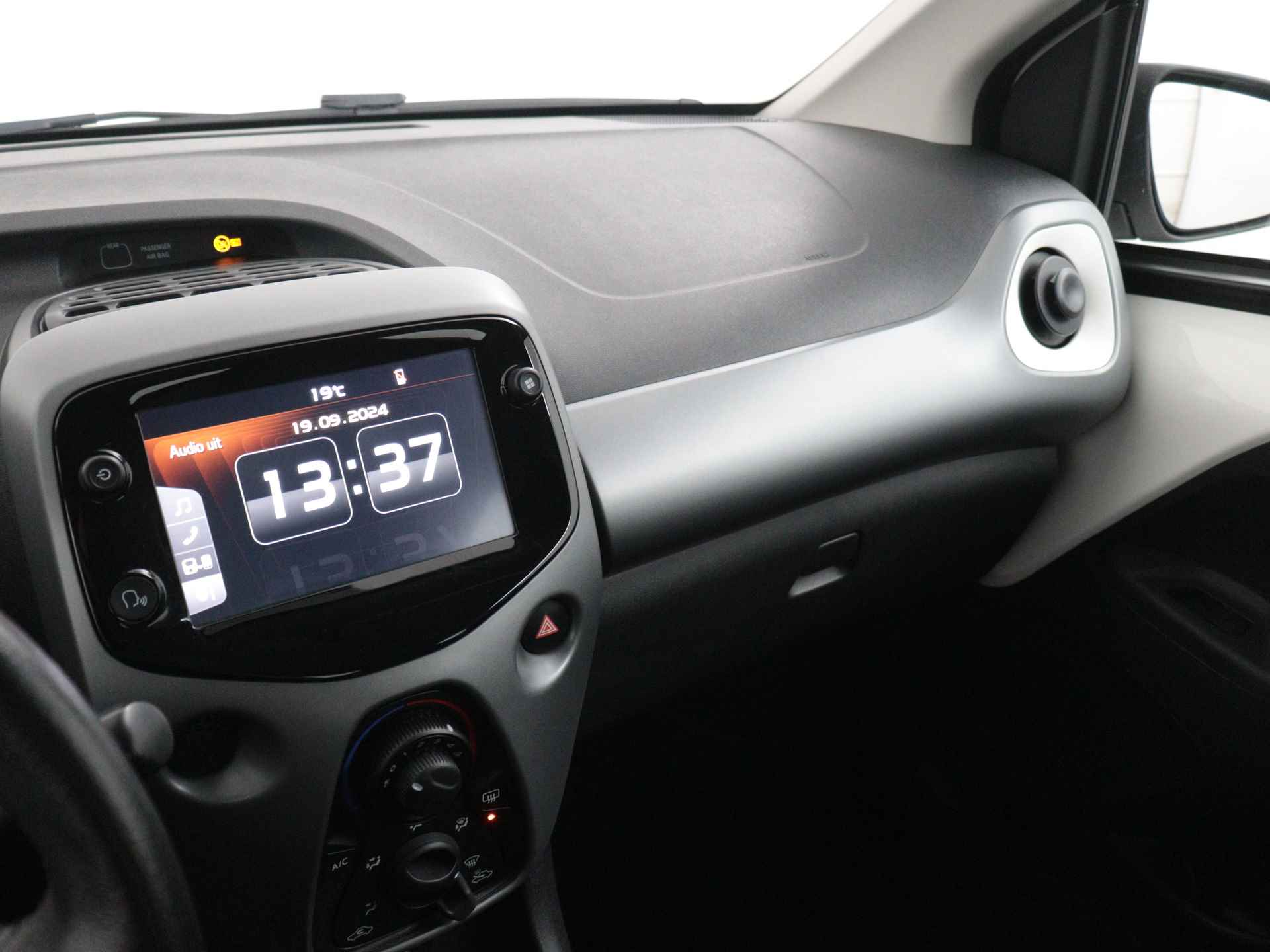 Toyota Aygo 1.0 VVT-i x-play | Apple CarPlay | Android Auto | - 7/37