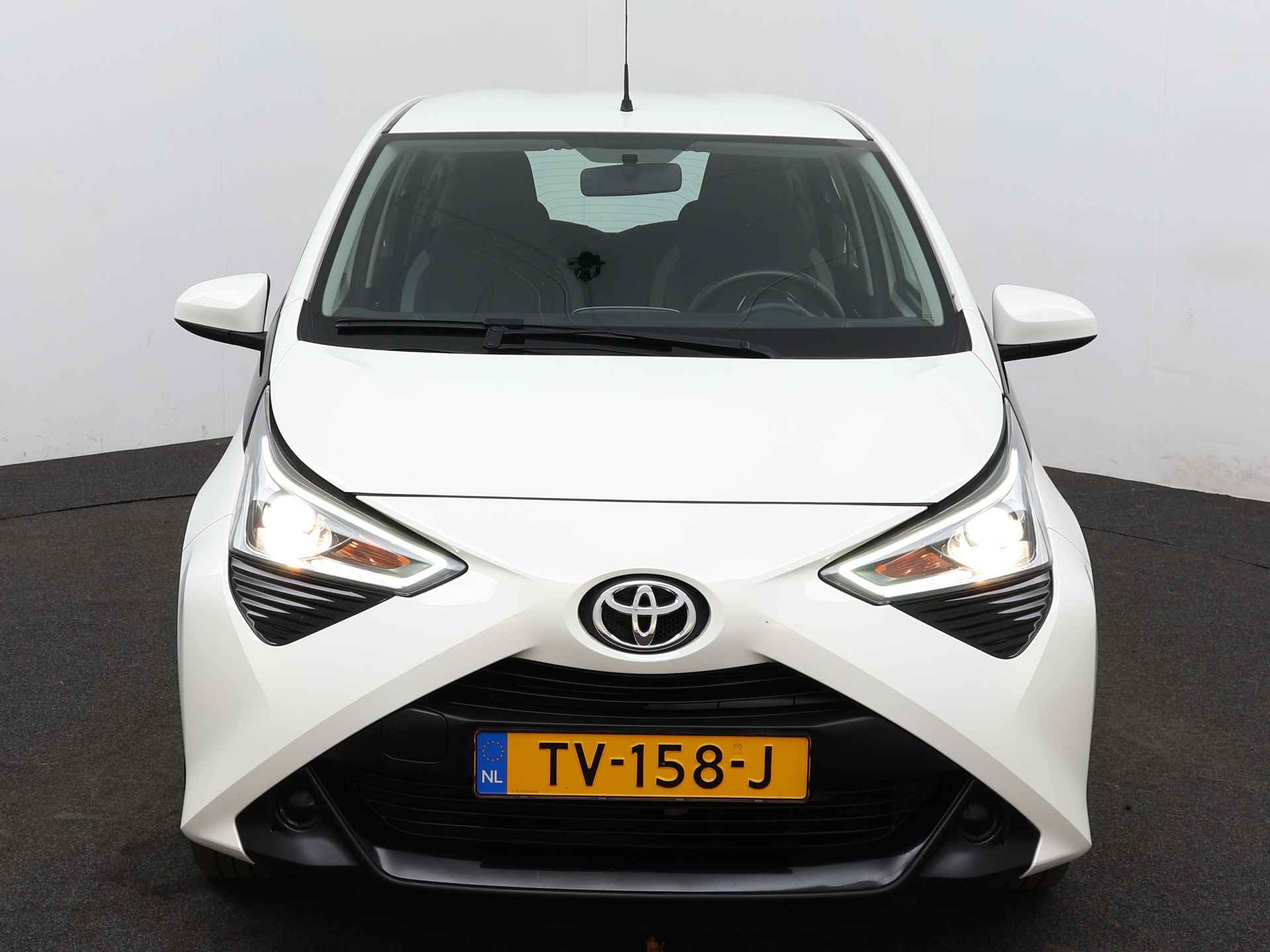 Toyota Aygo 1.0 VVT-i x-play | Apple CarPlay | Android Auto | - 24/37