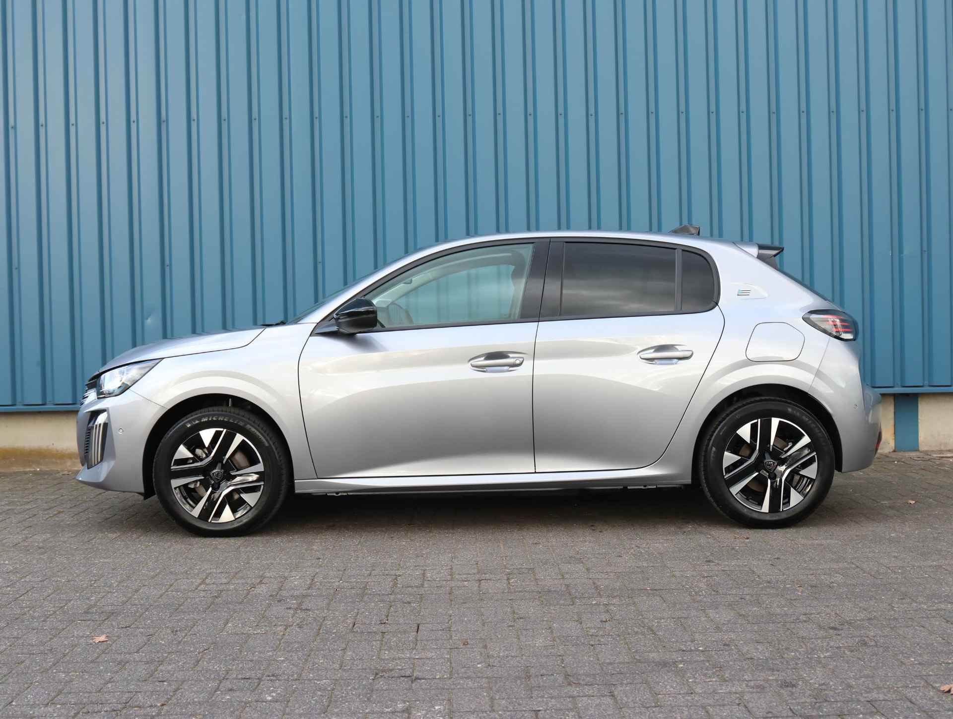 Peugeot e-208 EV Allure Avantage 51 kWh | Navigatie | Achteruitrijcamera | AppleCarPlay/AndroidAuto | CruiseControl | ClimateControl | - 3/37