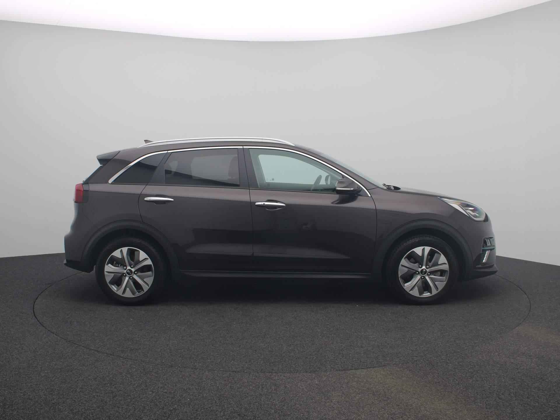 Kia e-Niro ExecutiveLine 64 kWh Leder | Stoelverwarming | Keyless | JBL | Camera | Navi | All Season | Cruise | Clima - 43/47