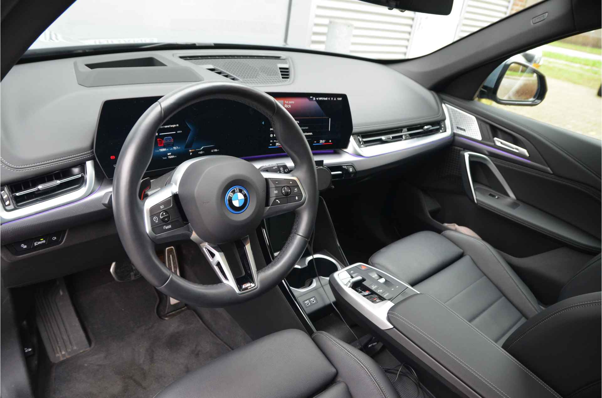 BMW iX1 xDrive30 Launch Edition 67 kWh Trekhaak (1.200kg), Pano, HUD, M Sportpakket - 11/40