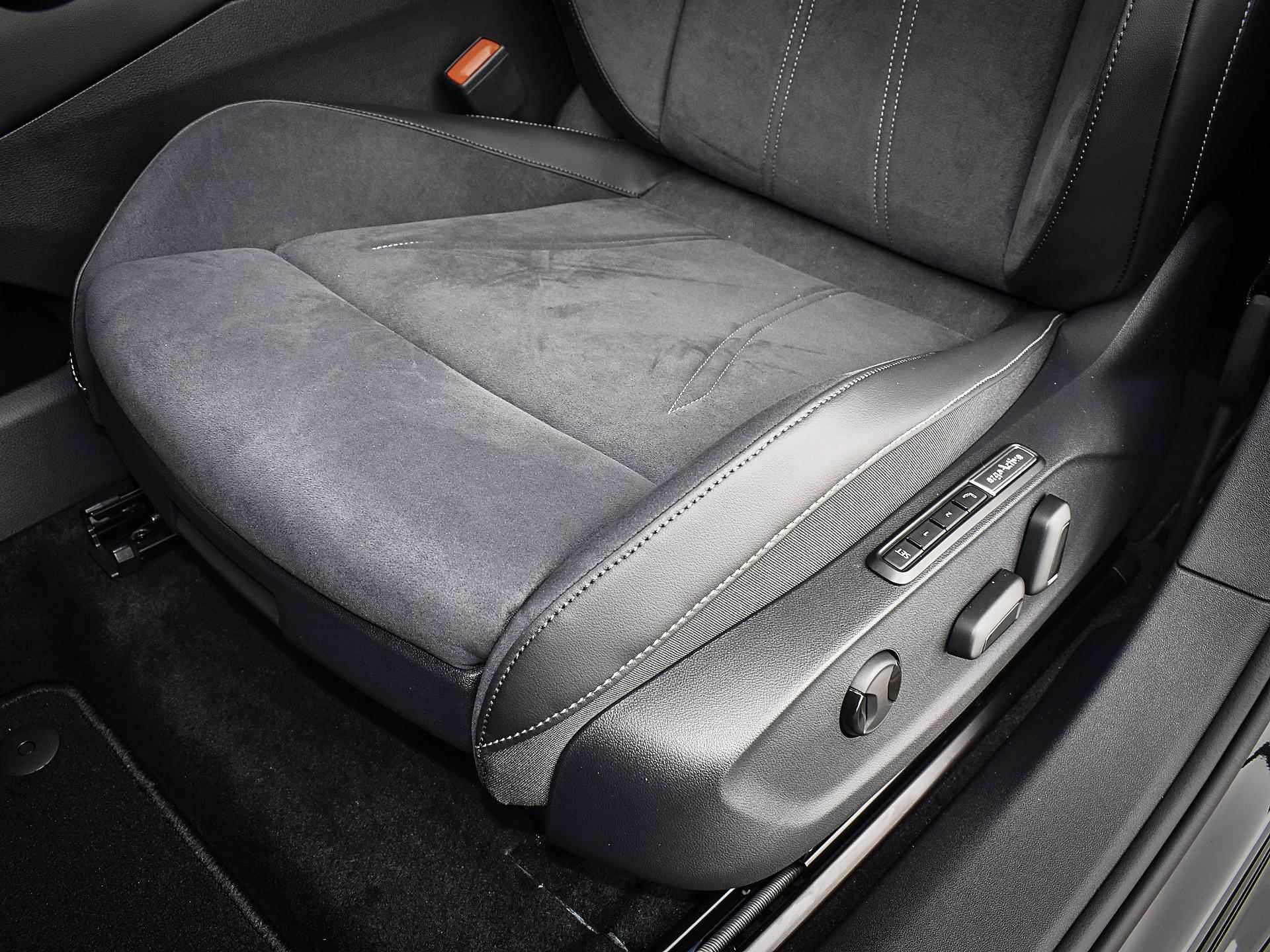 Volkswagen ID.7 Pro Business 77 kWh accu, 286 pk · Interieur Pakket: Interieur pakket plus in donkergrijs met zwart · - 11/37