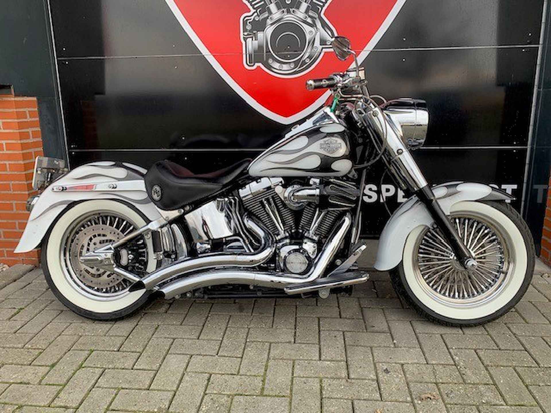 Harley-Davidson FLSTN SOFTAIL FLSTF FLSTC FAT - 3/19