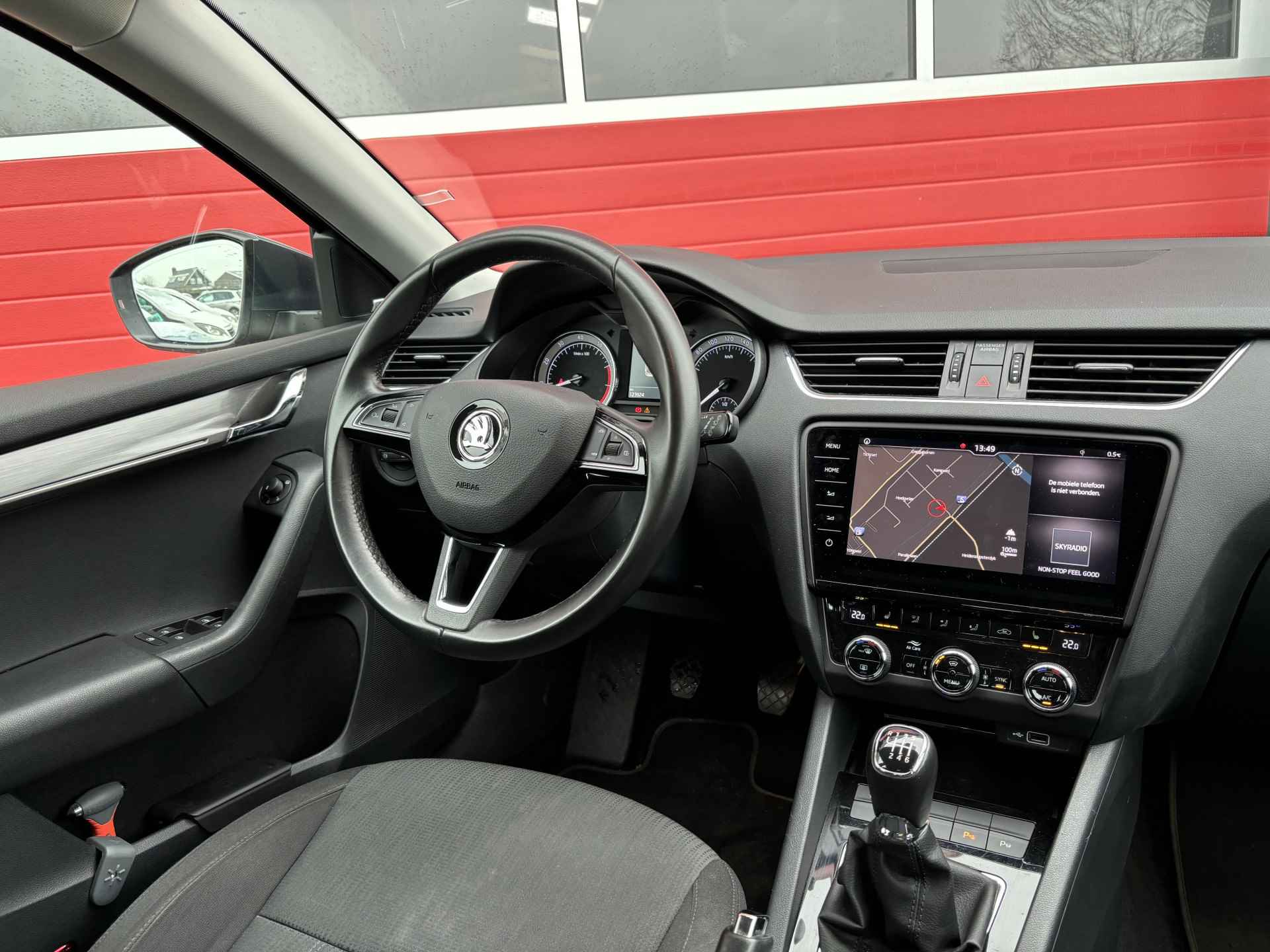 Škoda Octavia Combi 1.5 TSI Greentech Business Edition Plus TREKHAAK / FULL LED / CANTON / GR NAVI / STOELVERW / KEYLESS / NL-AUTO - 5/10