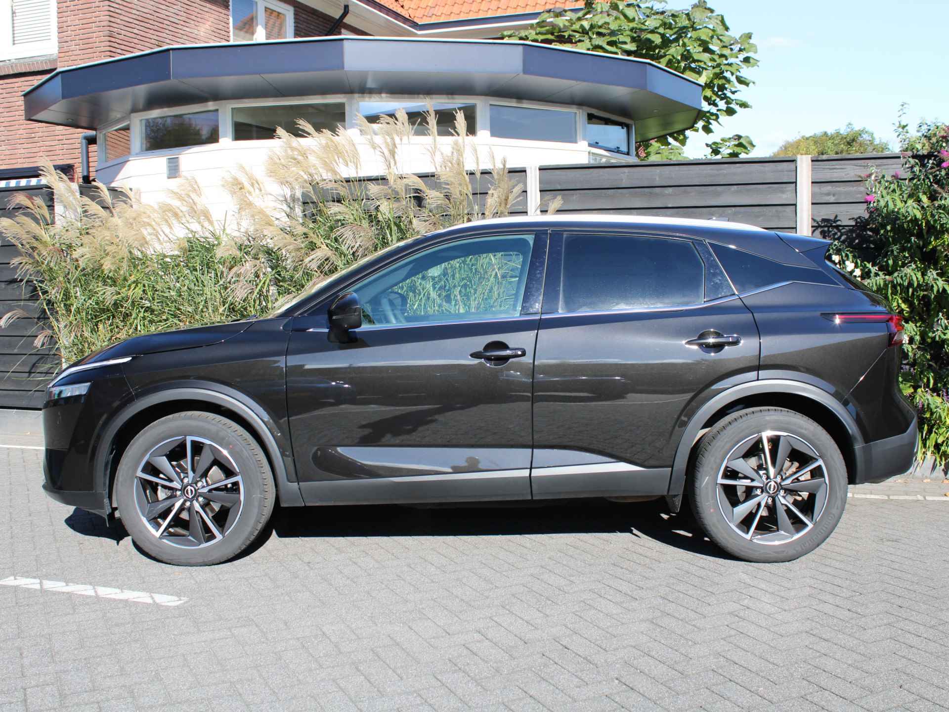 Nissan QASHQAI 1.3 MHEV 158PK Automaat Xtronic Tekna Plus Leder, Keyless, Navigatie, Apple Carplay, Android Auto, Trekhaak, Massage, Stoelverwarming, Stuurverwarming - 5/56