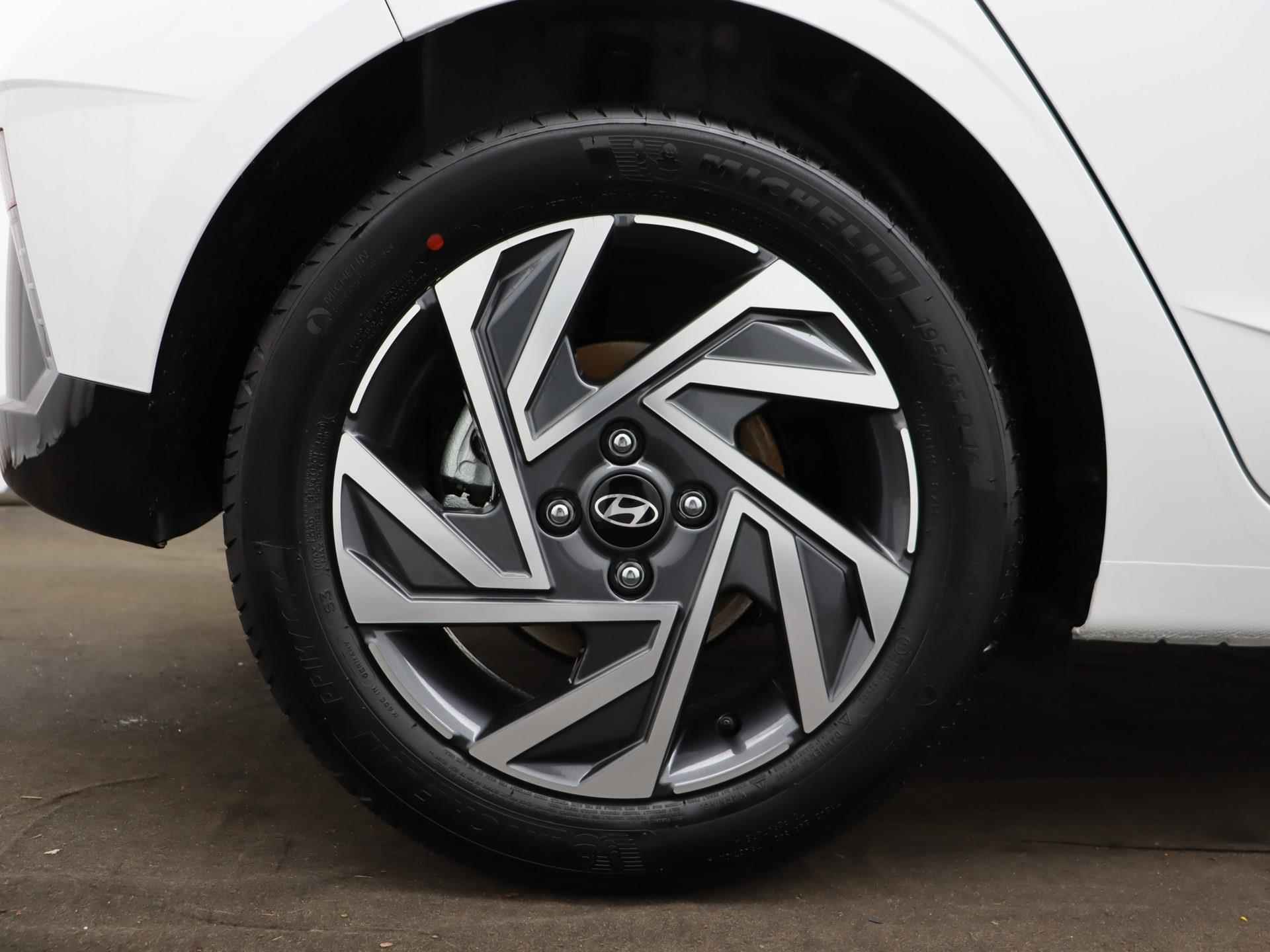Hyundai i20 1.0 T-GDI Comfort | Incl. €2000,- Voorraadactie! | Nieuwste model! | Apple Carplay | Camera | Lm-wielen | Parkeersensoren | - 23/24