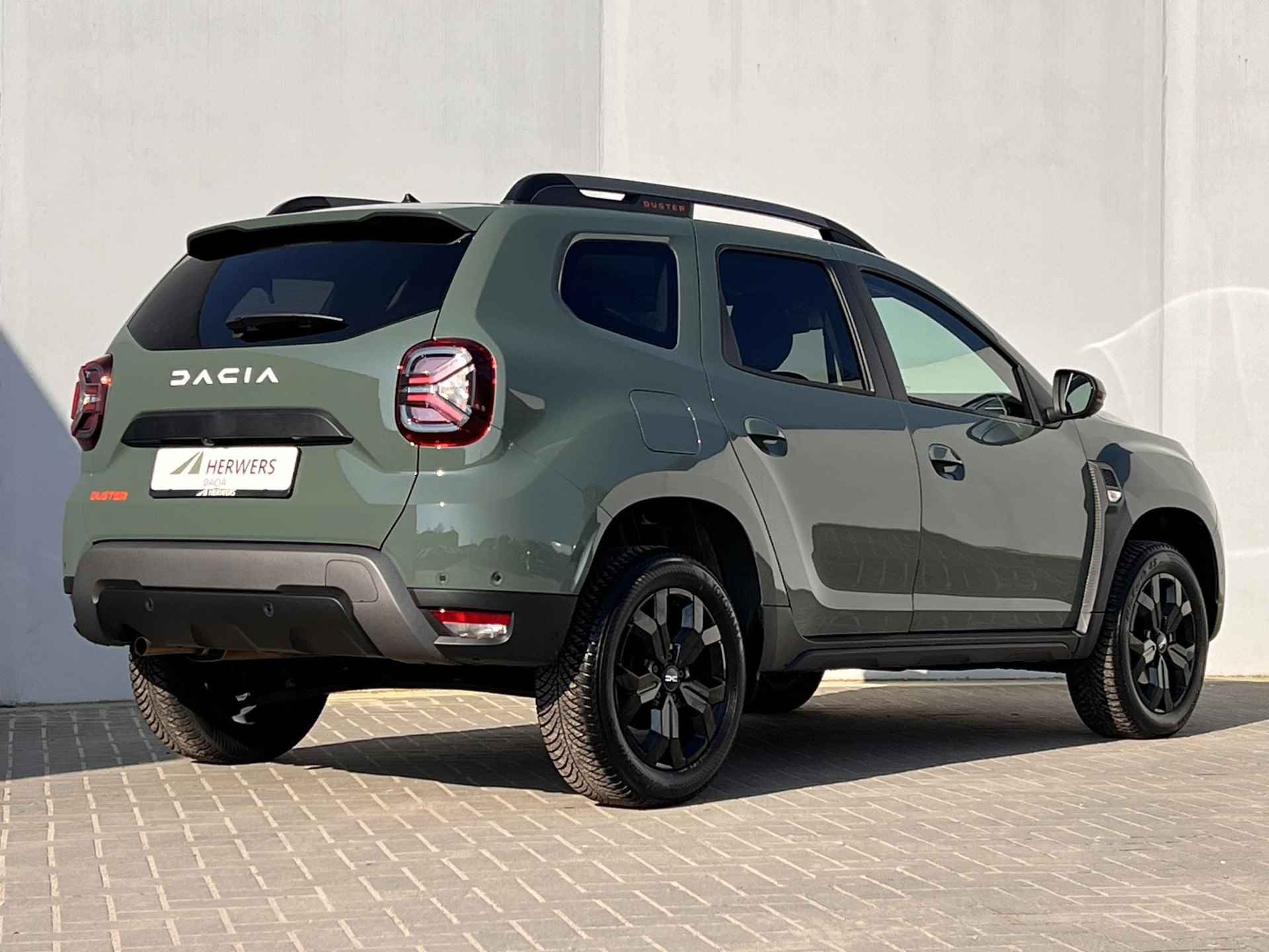 Dacia Duster 1.3 TCe 150 Extreme Automaat / Navigatie / Camera 360° / Apple Carplay Android / All Season banden / - 3/49