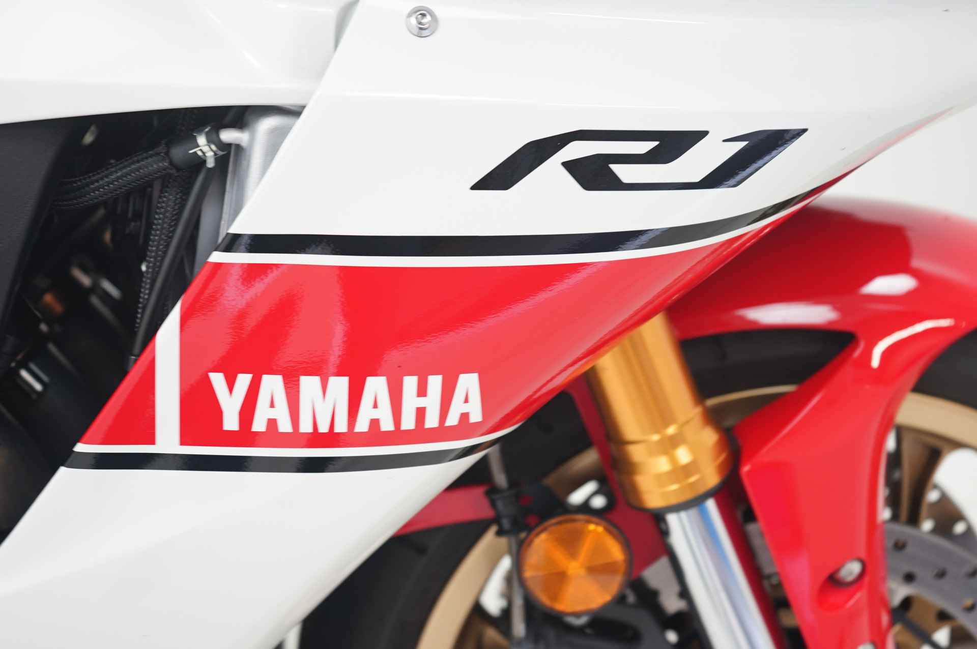 Yamaha YZF-R1 WORLD GP 60TH - 12/13