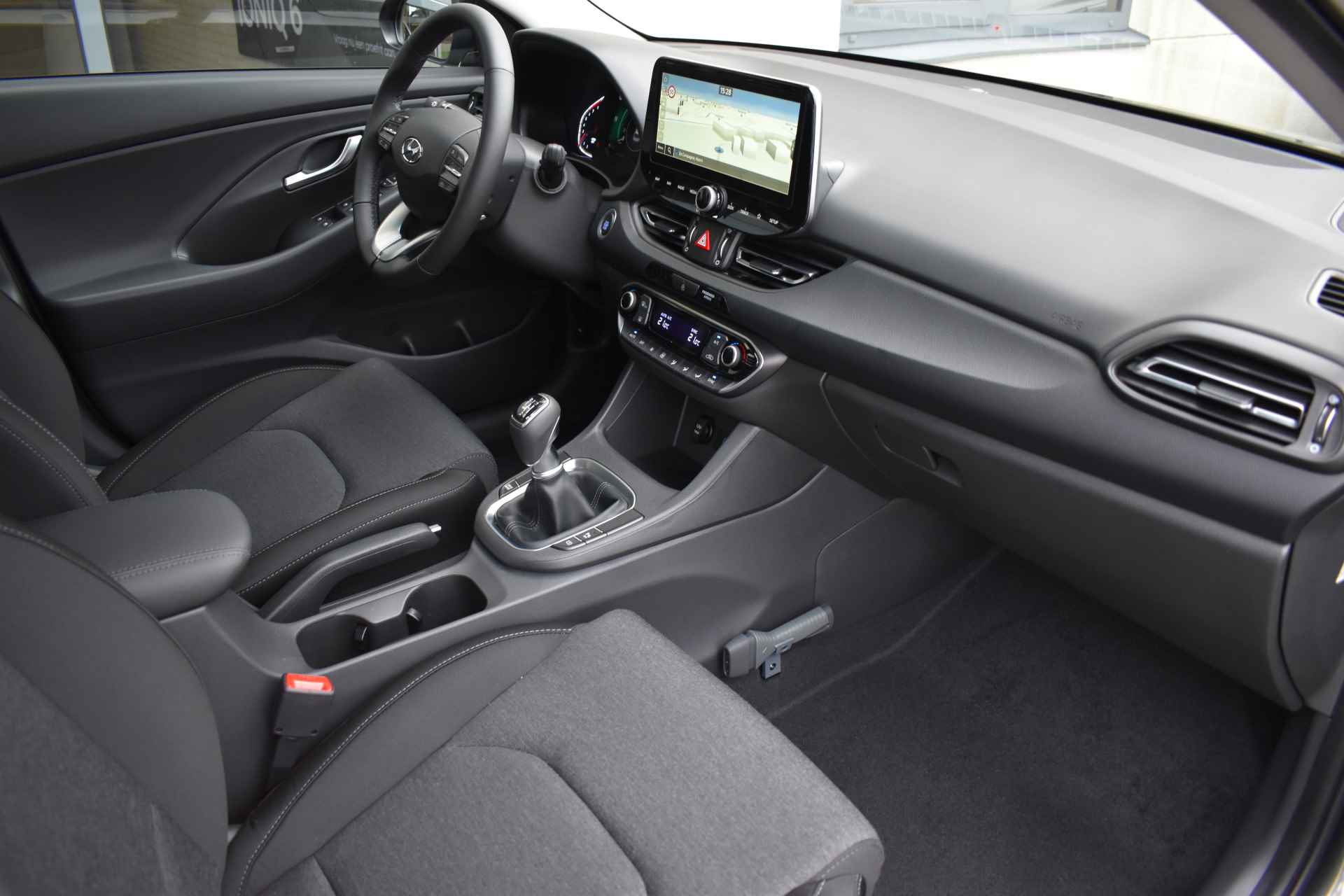 Hyundai i30 1.0 T-GDi MHEV Comfort Smart VAN €34.190,- VOOR €29.045,- - 5/31