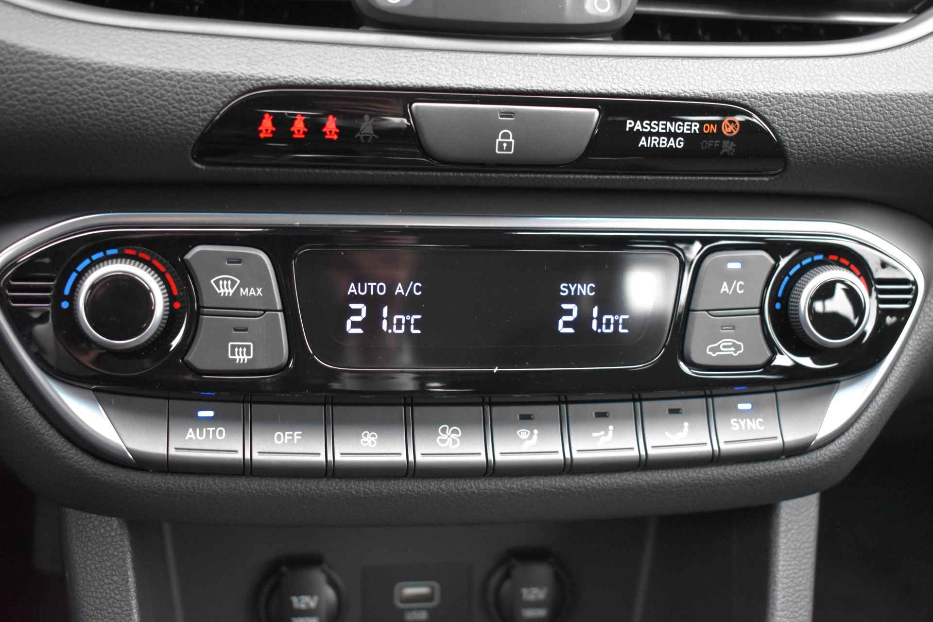 Hyundai i30 1.0 T-GDi MHEV Comfort Smart VAN €34.190,- VOOR €29.045,- - 15/31