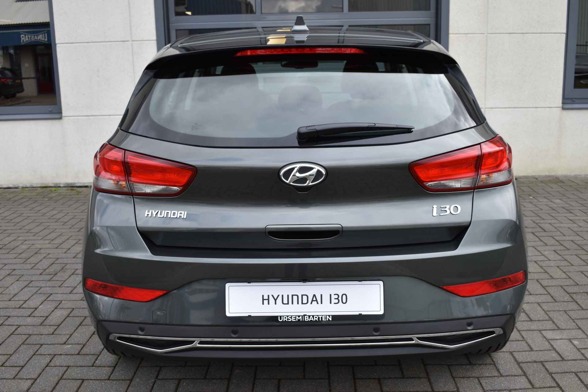 Hyundai i30 1.0 T-GDi MHEV Comfort Smart VAN €34.190,- VOOR €29.045,- - 25/31