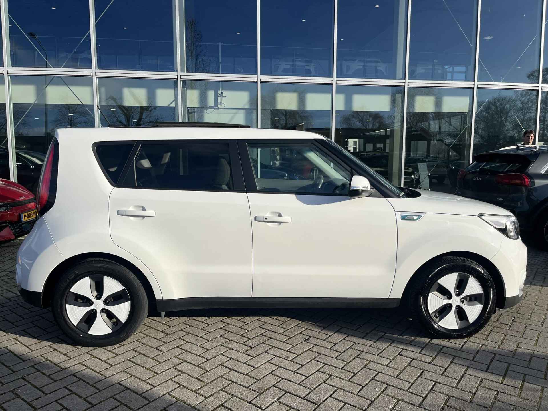 Kia Soul EV Edition 30 kWh - 5/38