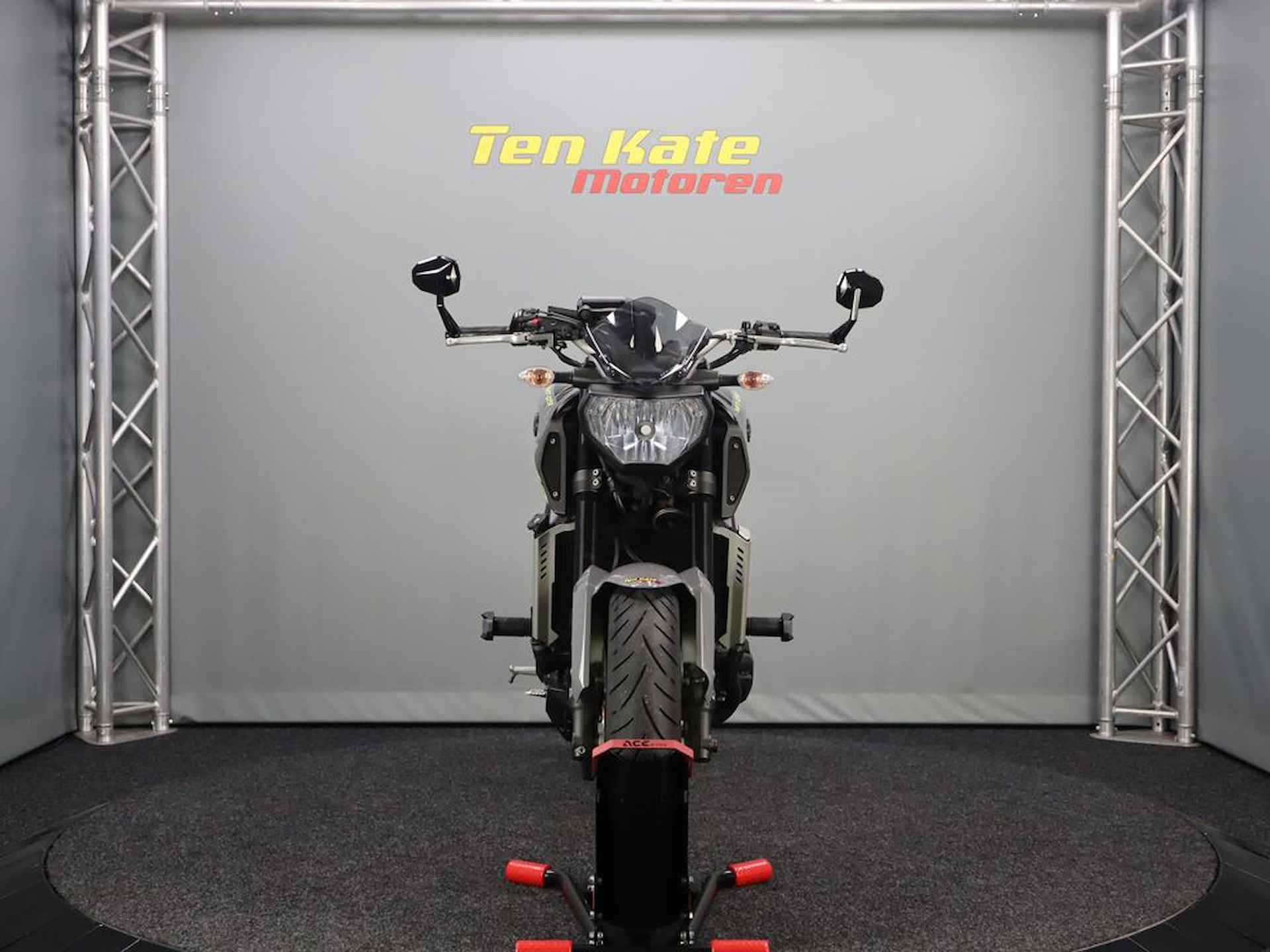 Yamaha MT-09 - 5/11