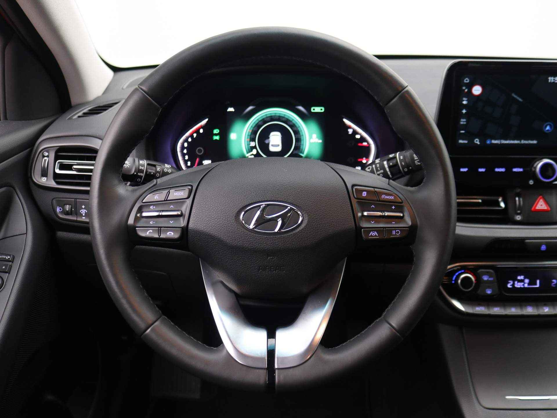 Hyundai i30 Wagon 1.5 T-GDI 48V 160pk | Camera | Parkeersensoren Voor + Achter | Elek. Stoelen |  Volledig Leder | Stoelverwarming en Ventilatie | Stuurverwarming | Trekhaak | 17" Lichtmetaal - 8/33