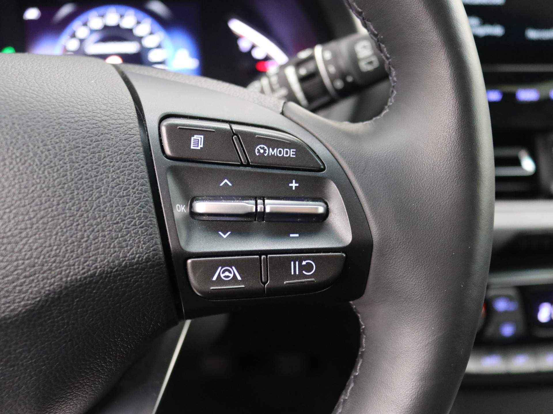 Hyundai i30 Wagon 1.5 T-GDI 48V 160pk | Camera | Parkeersensoren Voor + Achter | Elek. Stoelen |  Volledig Leder | Stoelverwarming en Ventilatie | Stuurverwarming | Trekhaak | 17" Lichtmetaal - 20/33