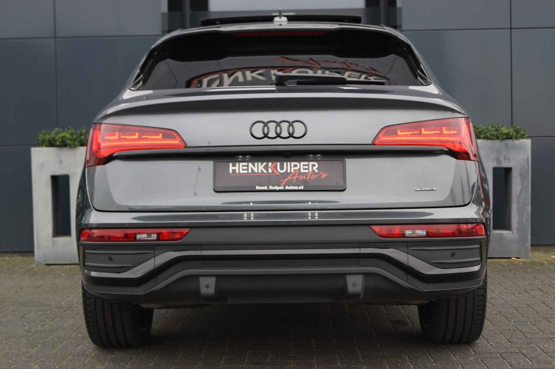 AUDI Q5 Sportback 40 TFSI S-Line Quattro/ Panodak / Led matrix / Trekhaak / 21 LM - 8/61