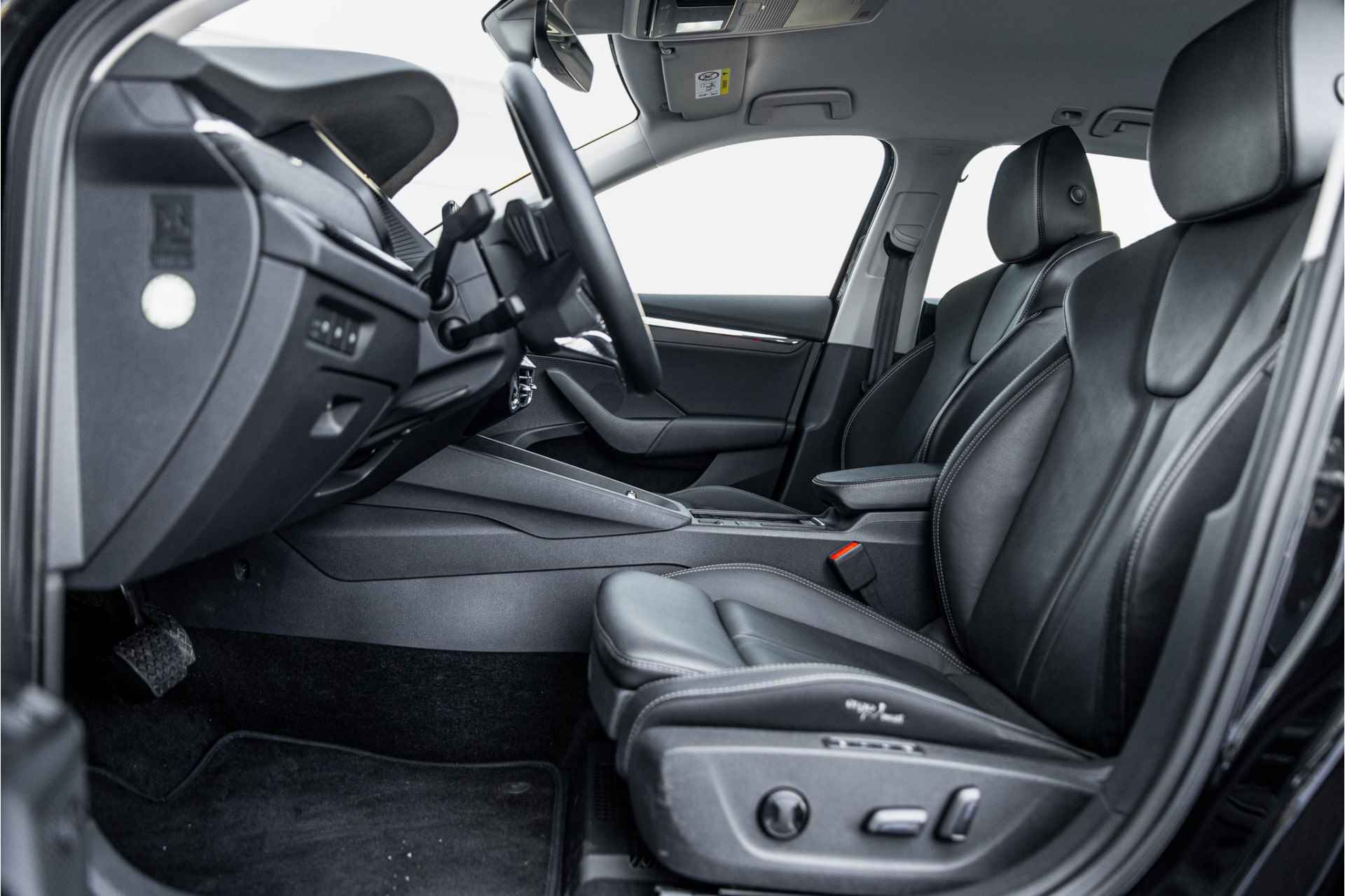 Škoda Octavia Combi 1.4TSI 204pk PHEV Business Edition Plus | Lederen bekleding | 19" | Head-up | - 19/34