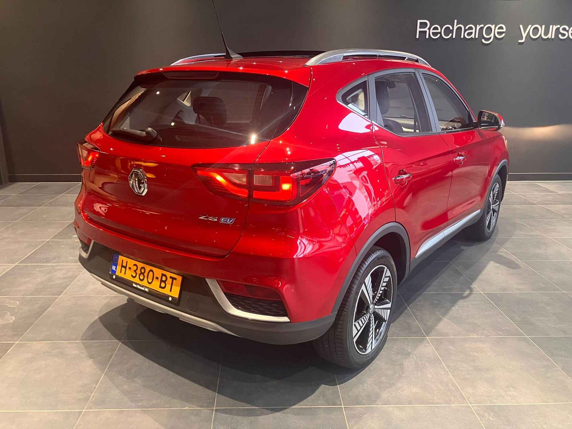 MG ZS EV Luxury 45 kWh Eerste eigenaar - Airco - Schuifkanteldak  - Carplay - Clima - Leder interieur - BTW verrekenbaar - 7/23