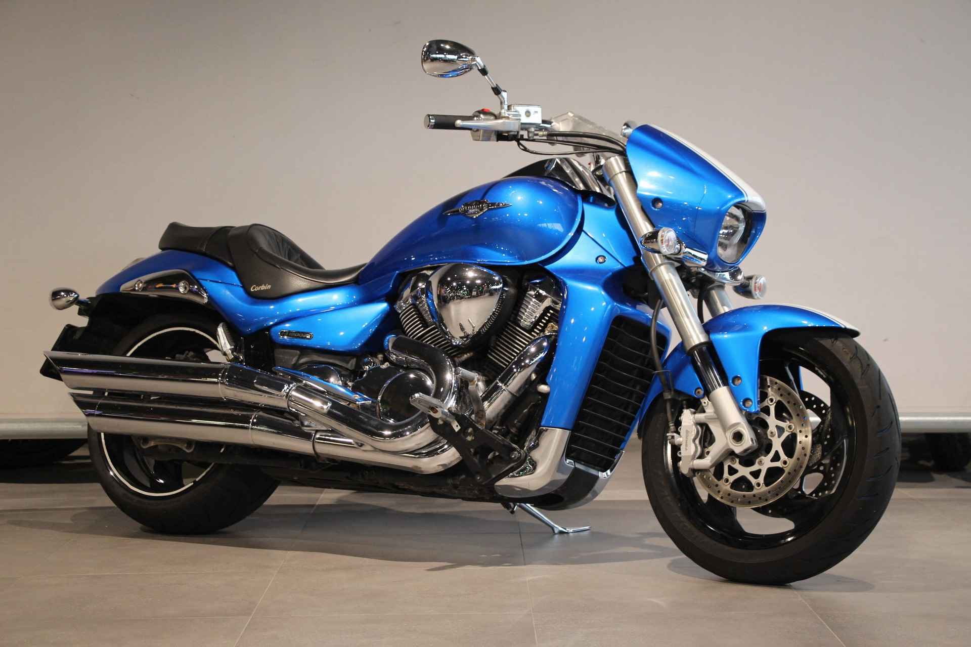 Suzuki INTRUDER M1800 R - 2/7