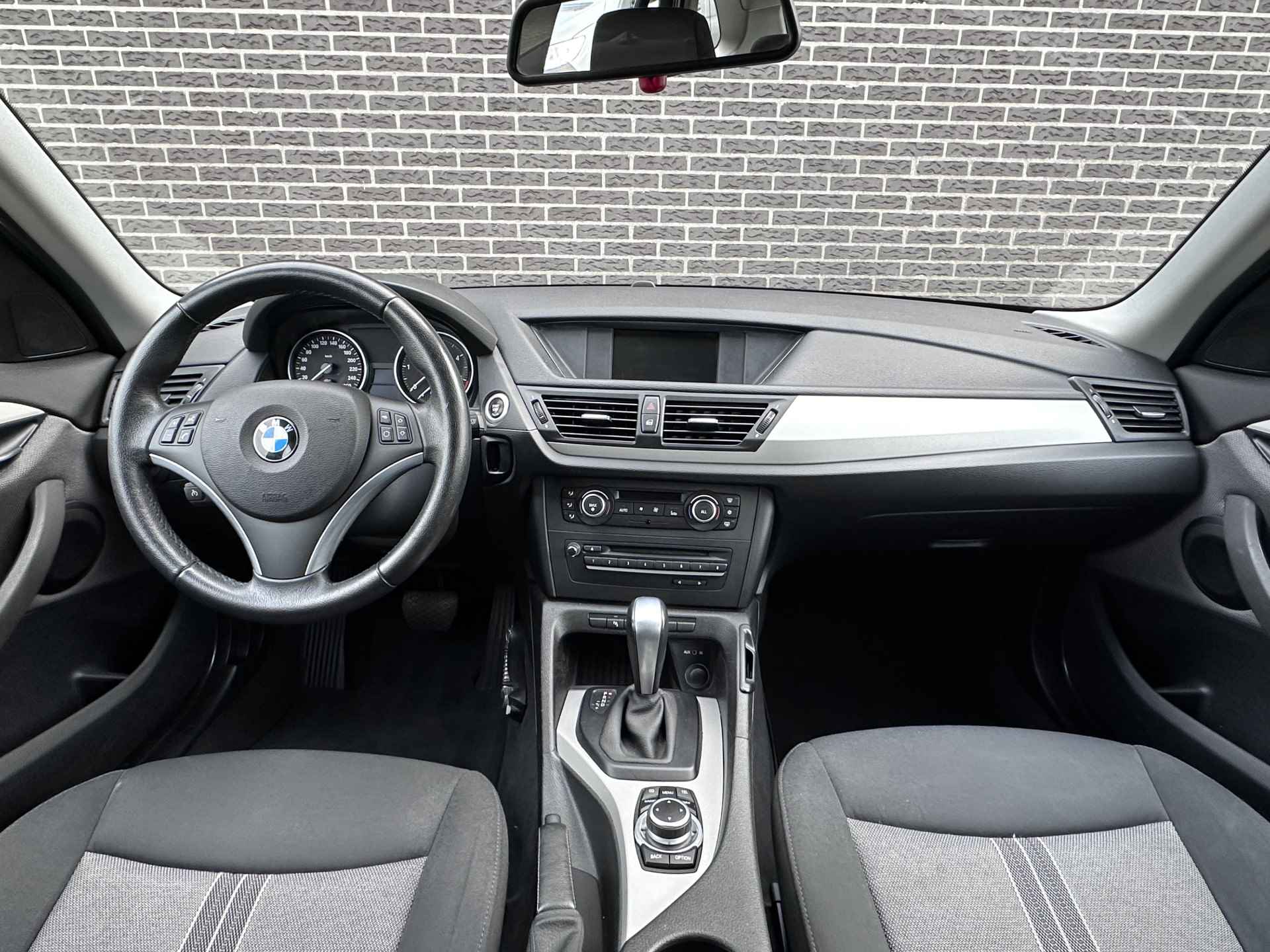 BMW X1 sDrive18d Executive | Navigatie | Eerste eigenaar | Dealer onderhouden - 3/42