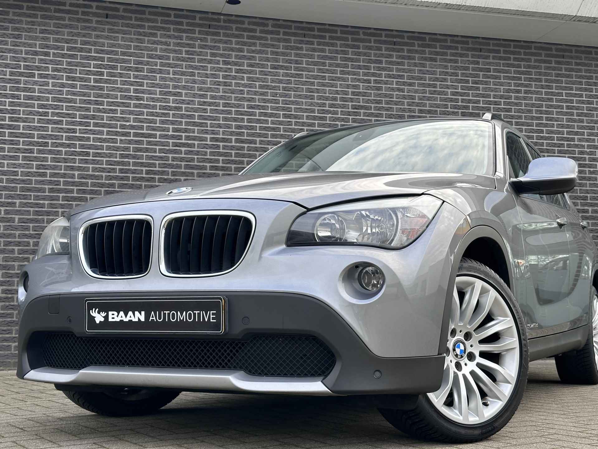 BMW X1 sDrive18d Executive | Navigatie | Eerste eigenaar | Dealer onderhouden - 5/42