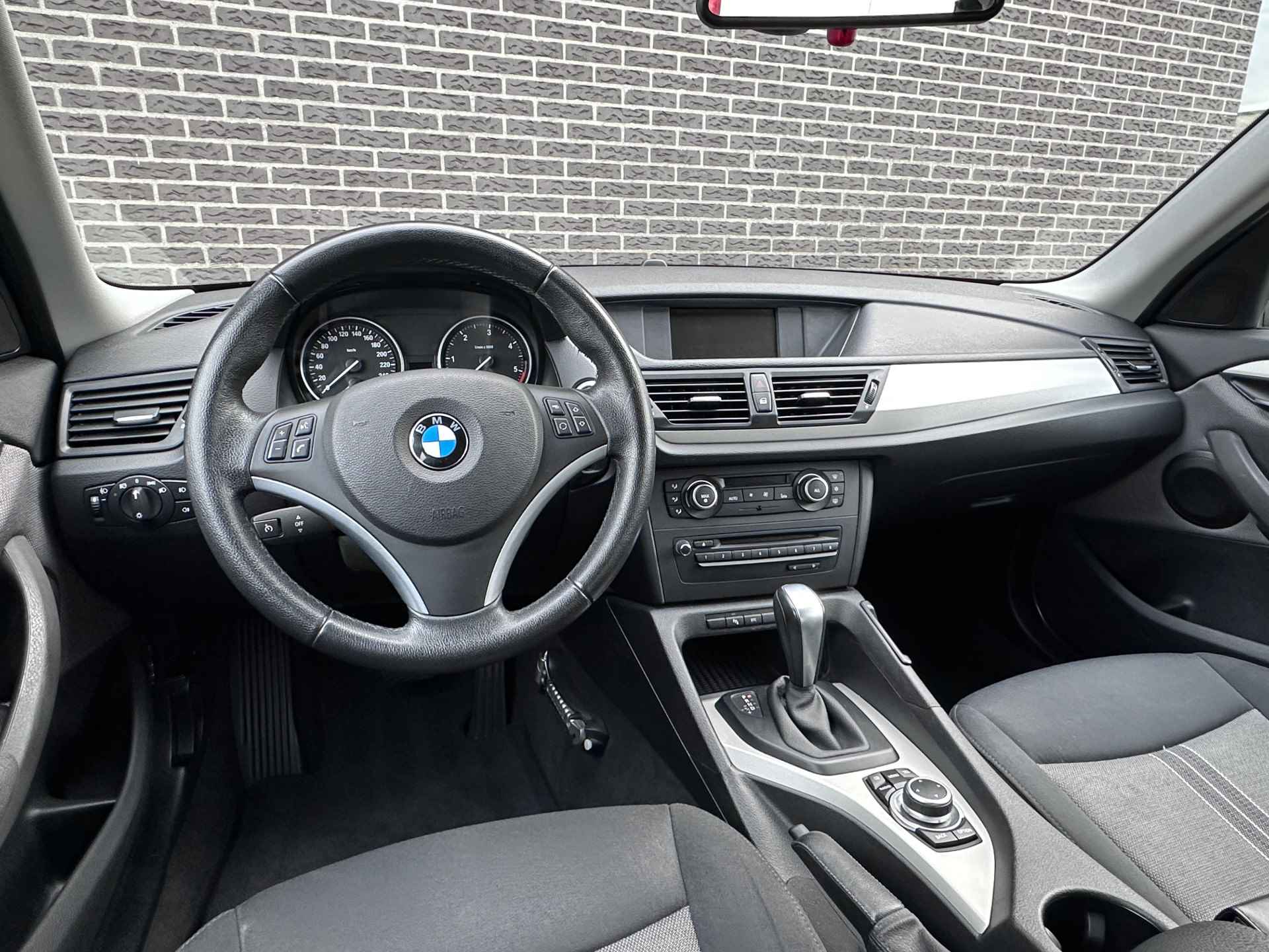 BMW X1 sDrive18d Executive | Navigatie | Eerste eigenaar | Dealer onderhouden - 9/42