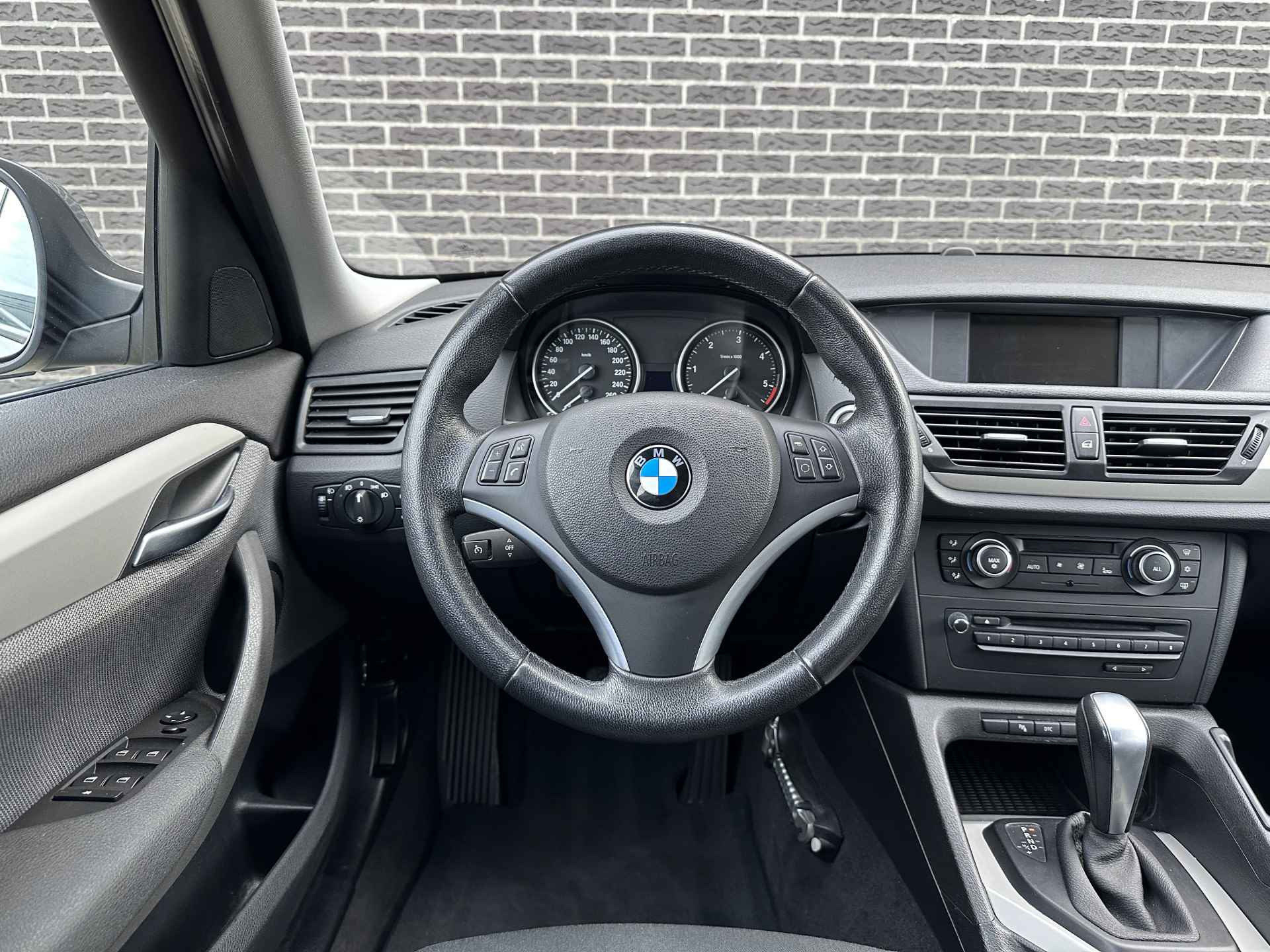 BMW X1 sDrive18d Executive | Navigatie | Eerste eigenaar | Dealer onderhouden - 10/42