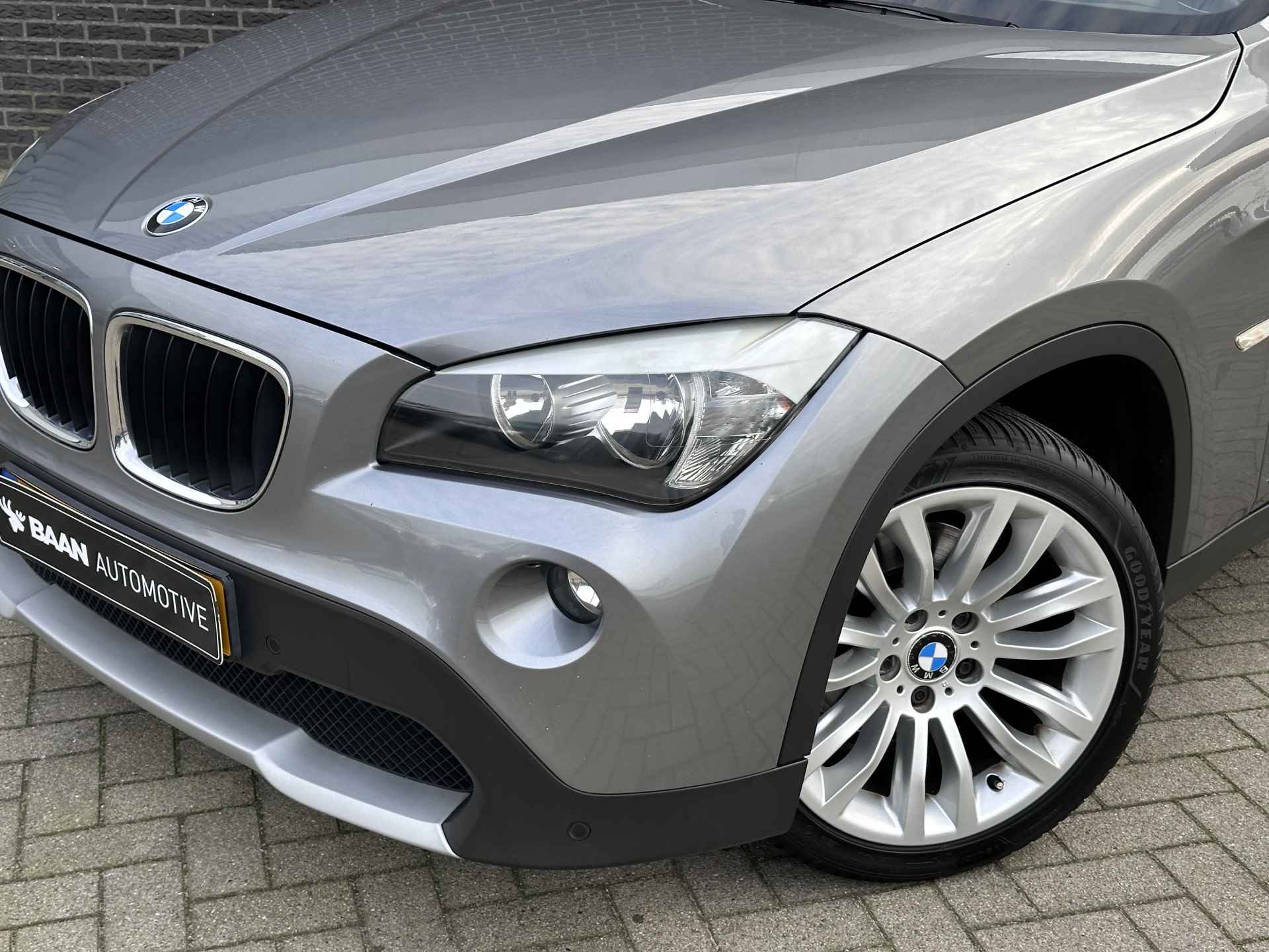 BMW X1 sDrive18d Executive | Navigatie | Eerste eigenaar | Dealer onderhouden - 11/42