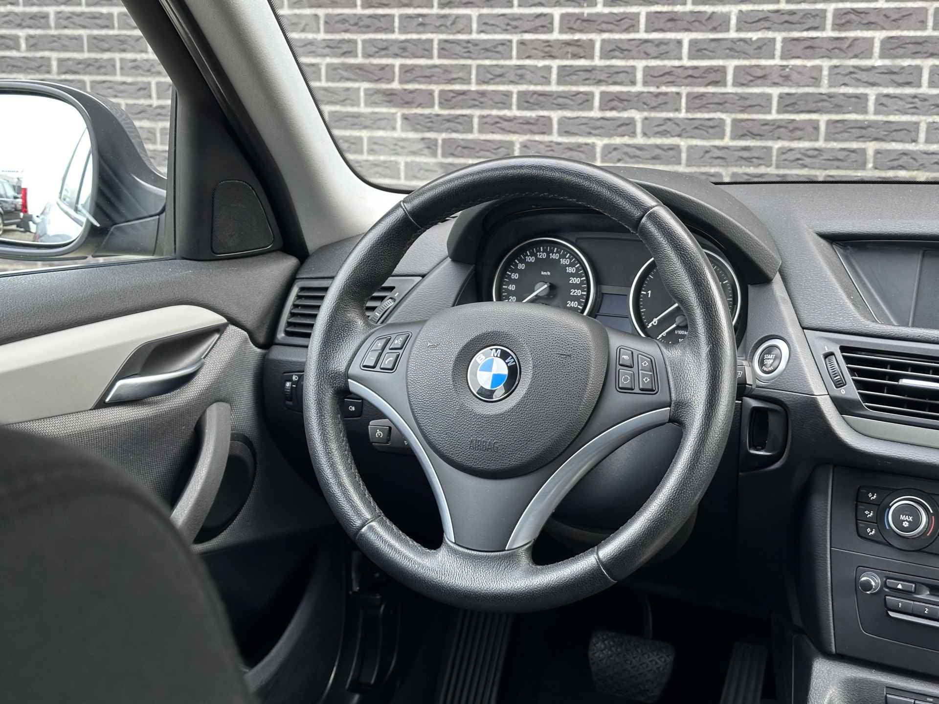 BMW X1 sDrive18d Executive | Navigatie | Eerste eigenaar | Dealer onderhouden - 27/42