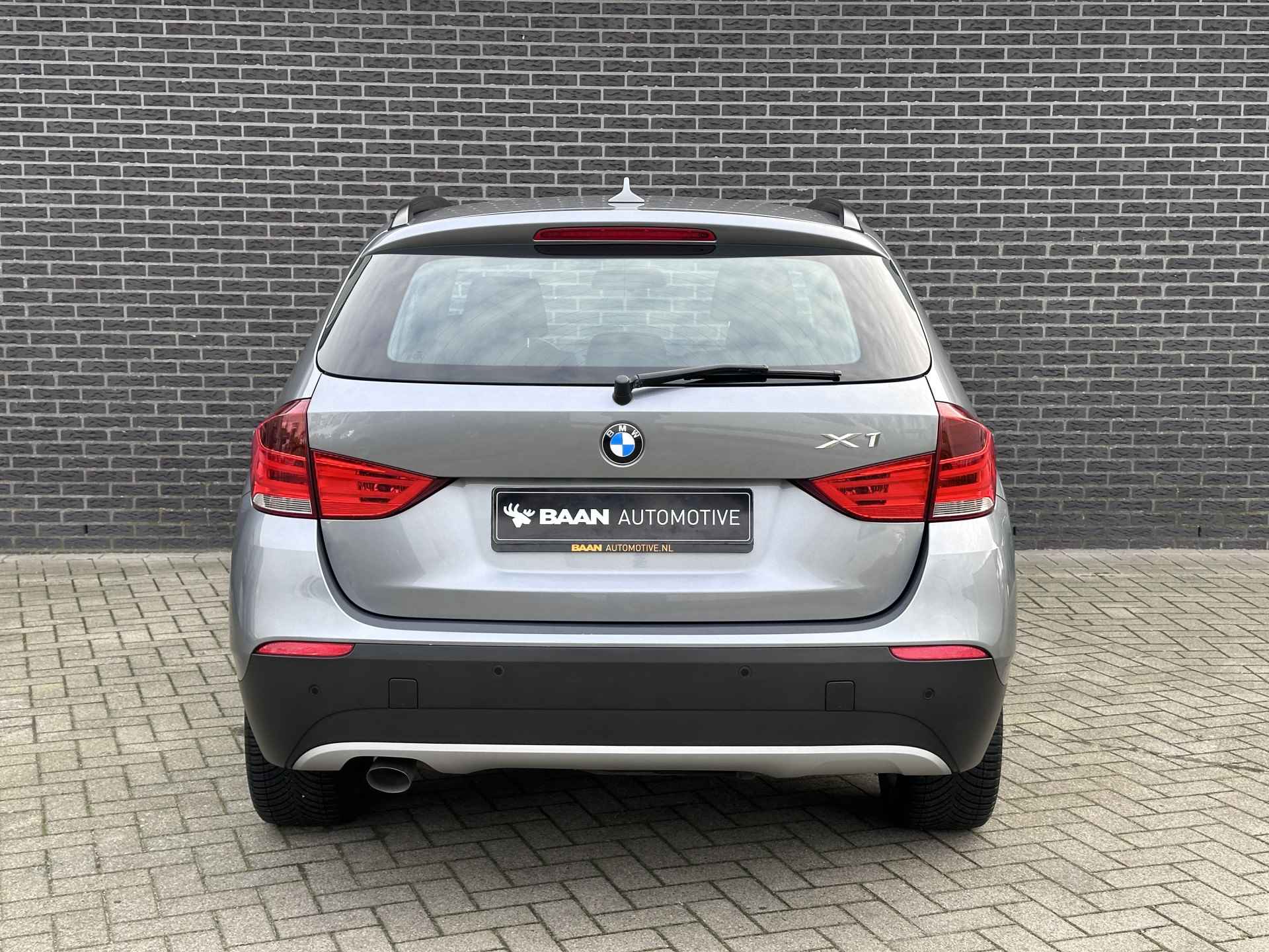 BMW X1 sDrive18d Executive | Navigatie | Eerste eigenaar | Dealer onderhouden - 39/42