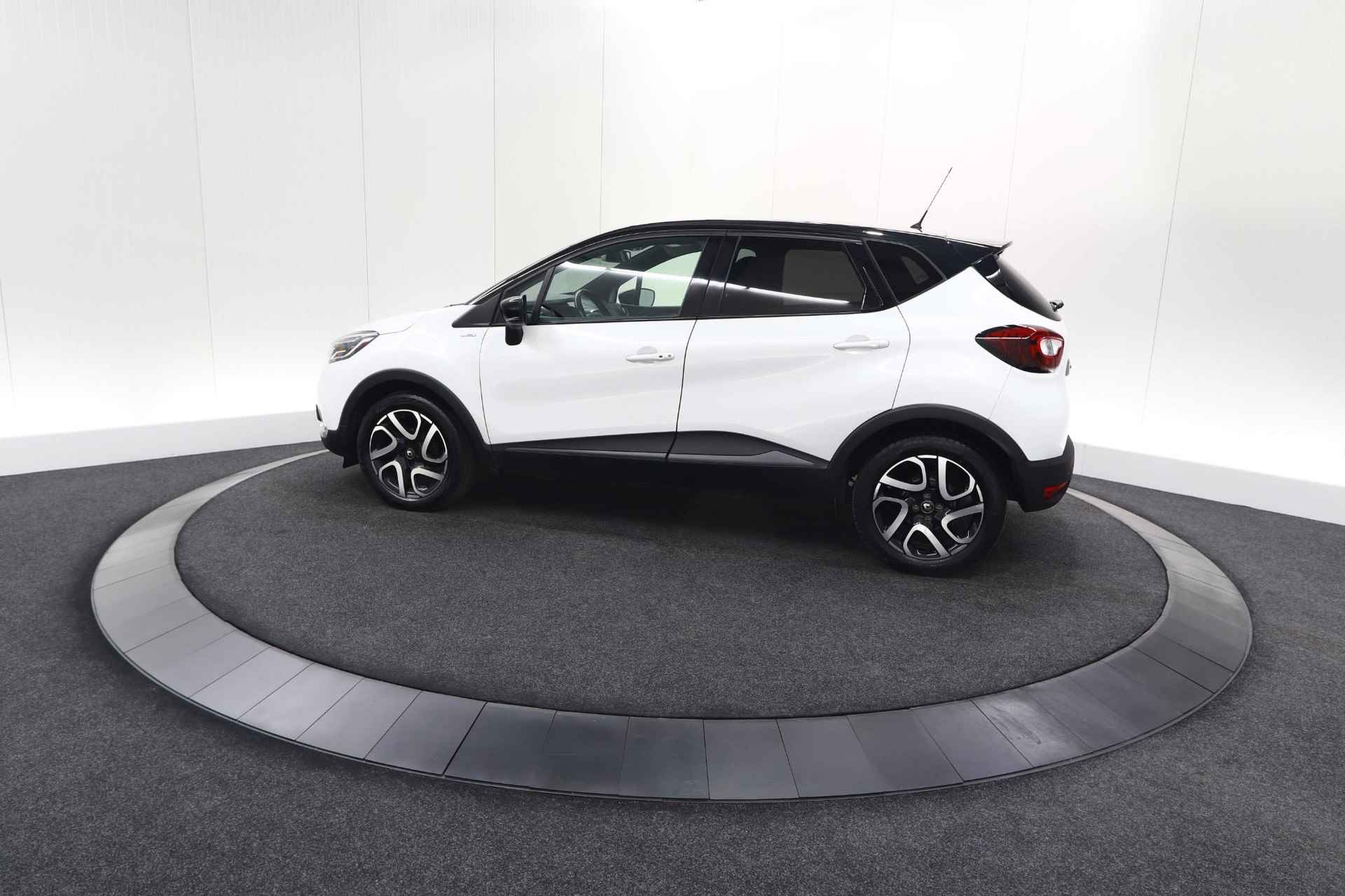 Renault Captur TCe 90 Bose | Camera | Bose Audio | Navigatie | Parkeersensoren - 68/75