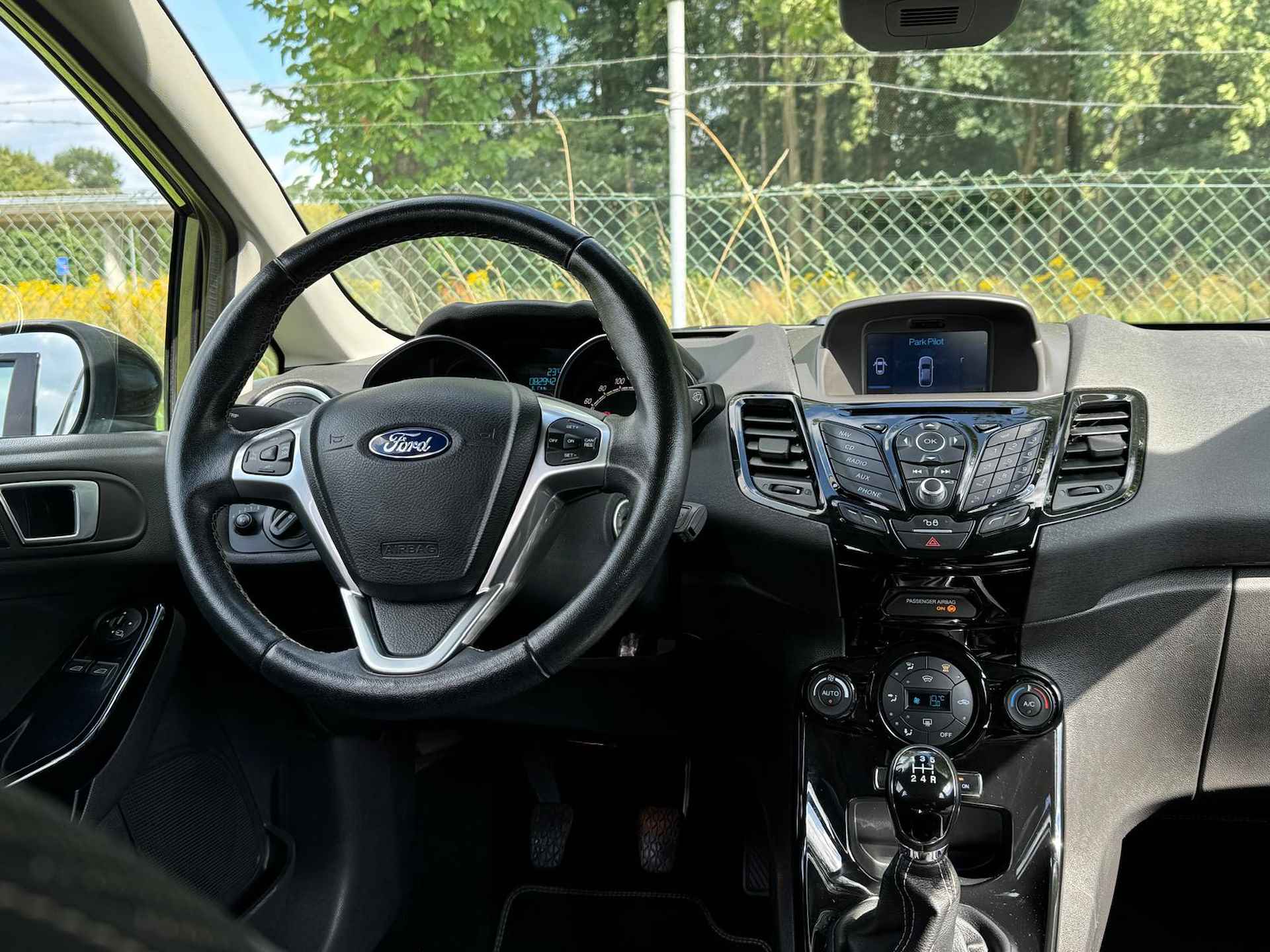 Ford Fiesta 1.0 EcoBoost 100PK Titanium | NAVI | CRUISE | CLIMA | PARKEERSENSOREN | - 12/26