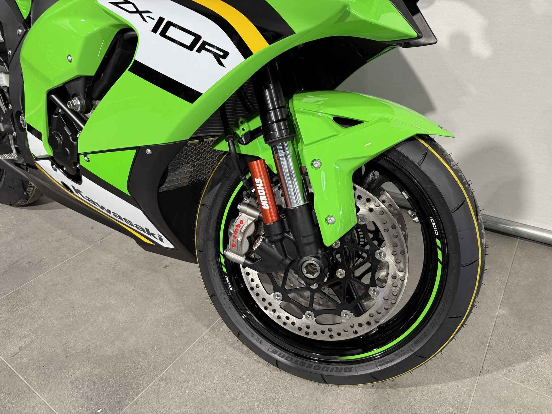 Kawasaki ZX 10 R - 3/9