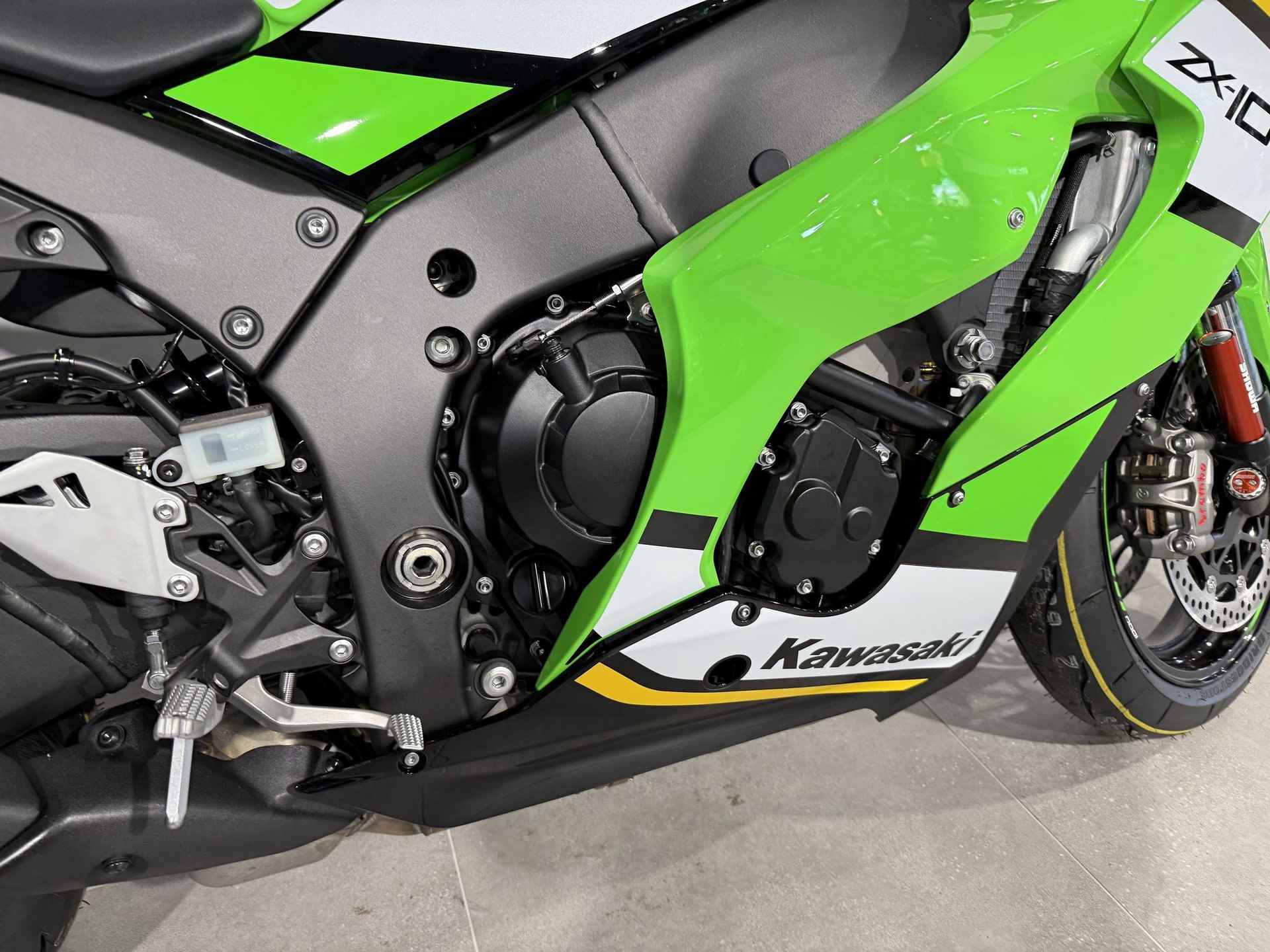 Kawasaki ZX 10 R - 4/9